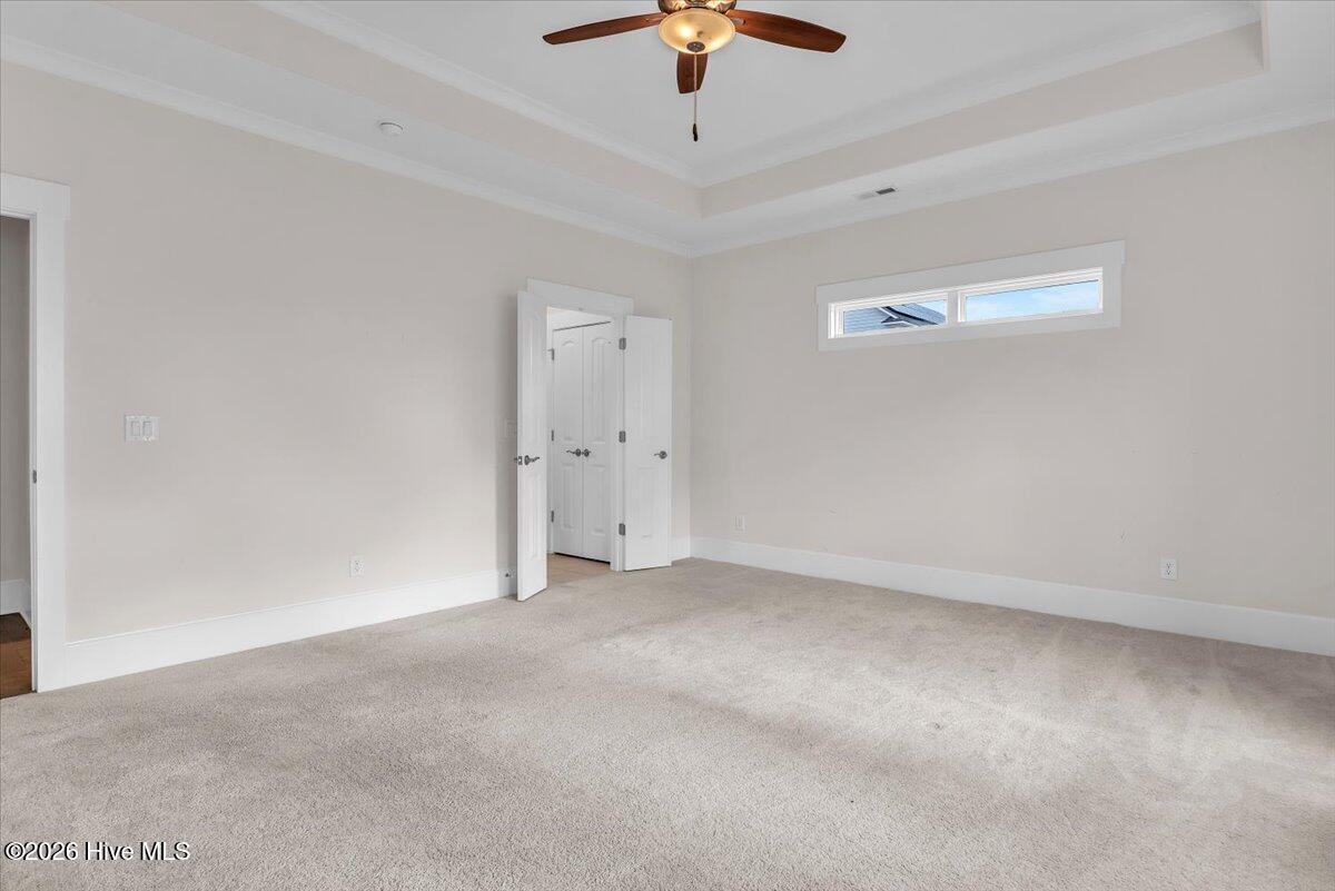 100548797 | Photo 61