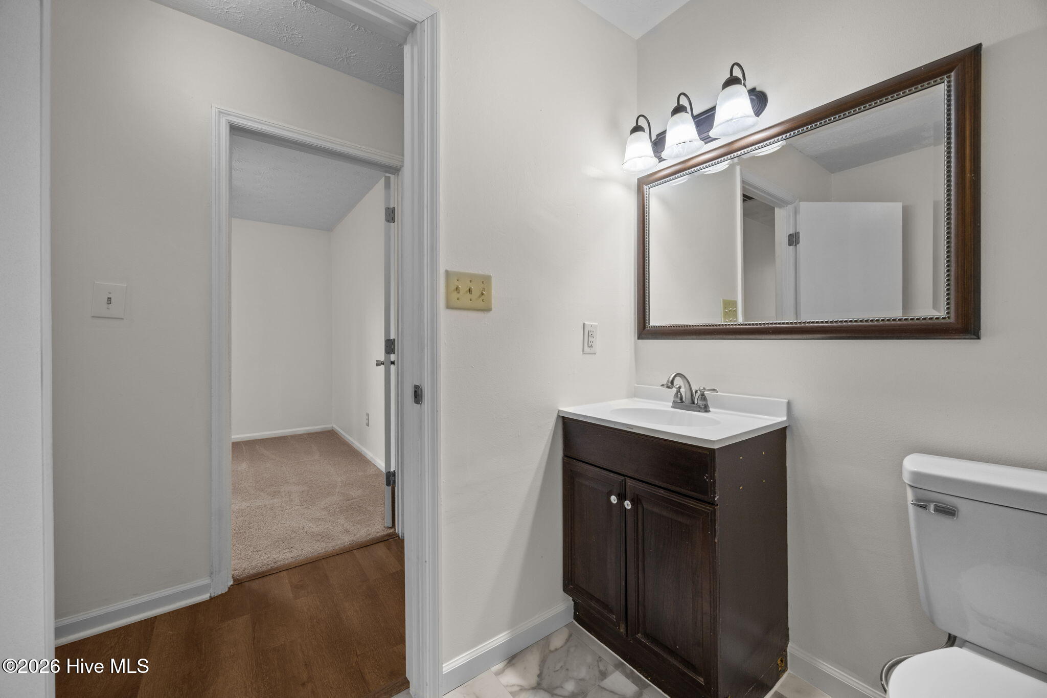 100550938 | Photo 24