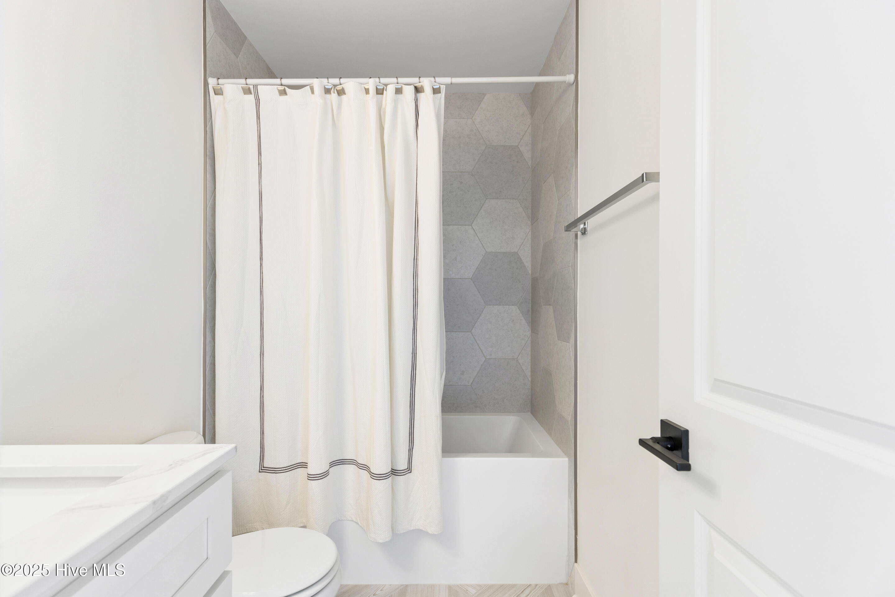 100548000 | Photo 20