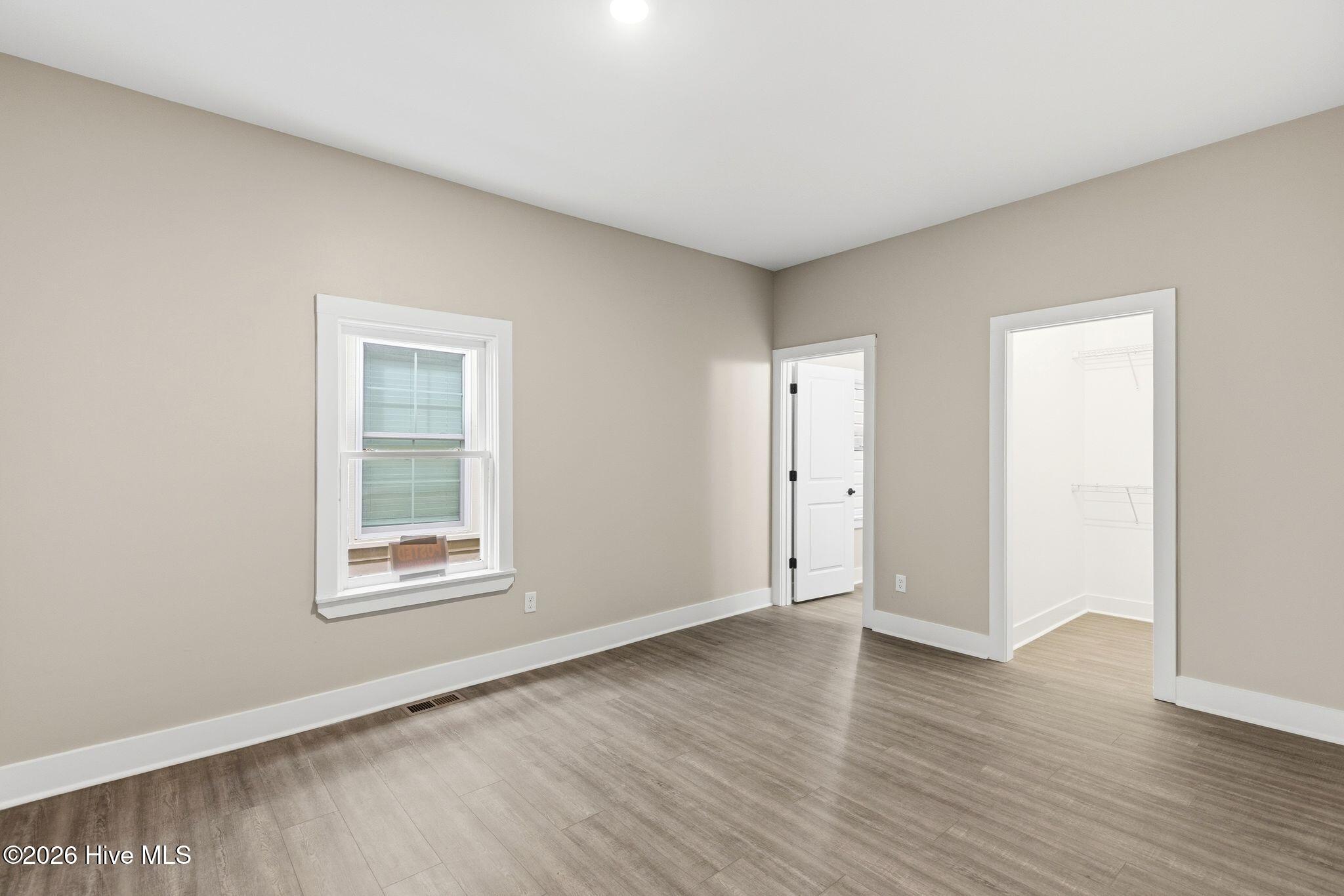 100562420 | Photo 15