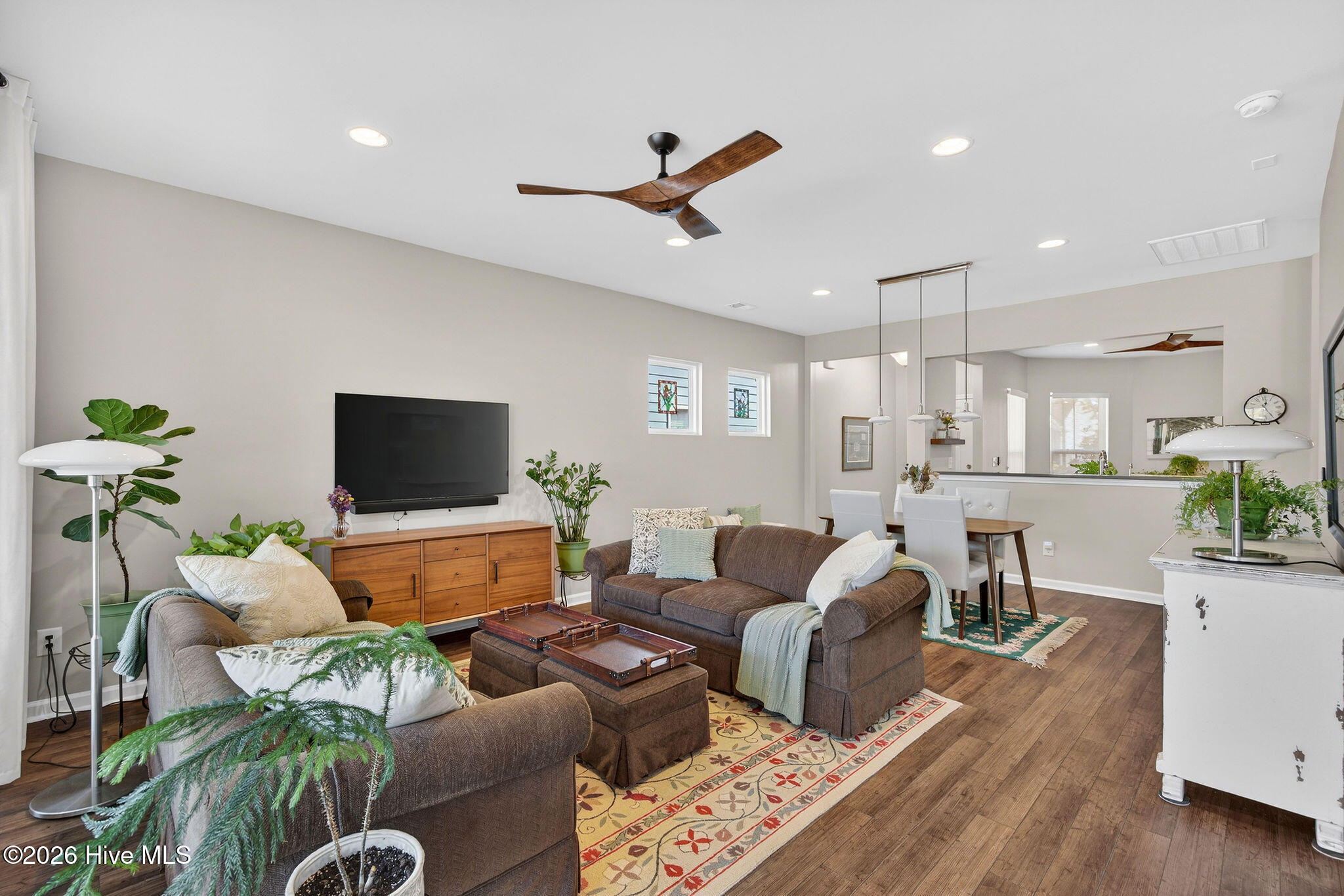 100551347 | Photo 25