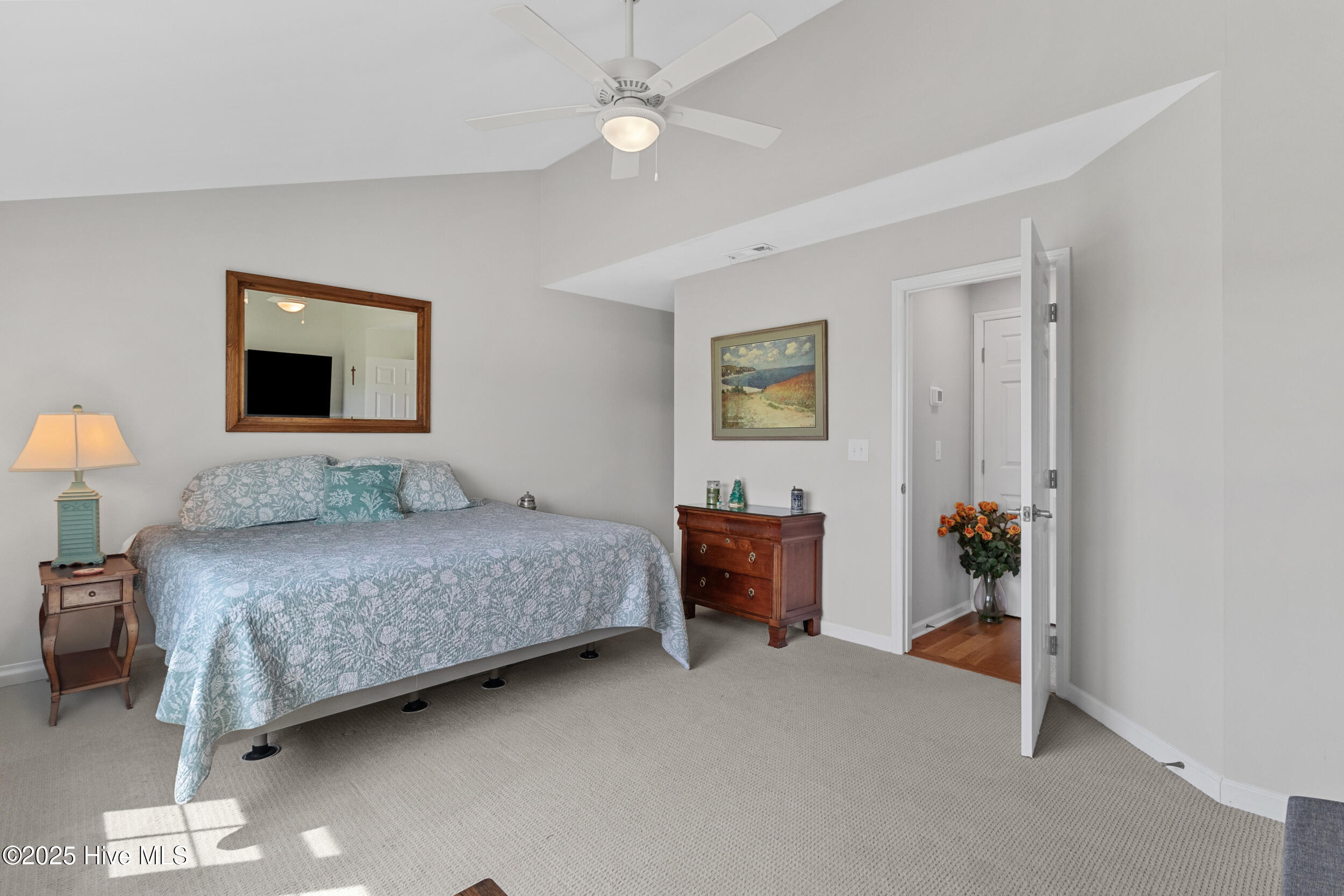 656 Settlers Lane, Kure Beach, NC 28449 – photo 22: Primary bed on Main
