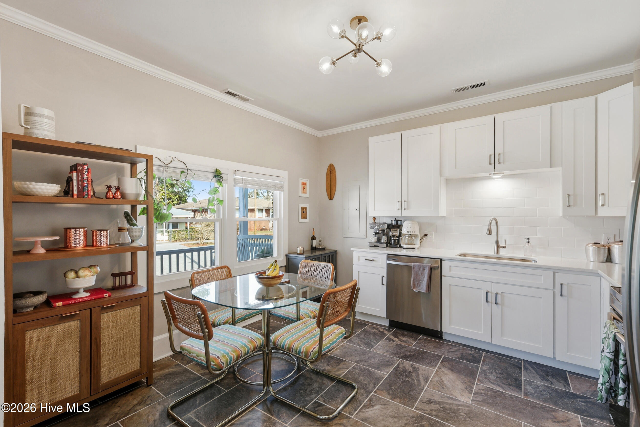 100555490 | Photo 13