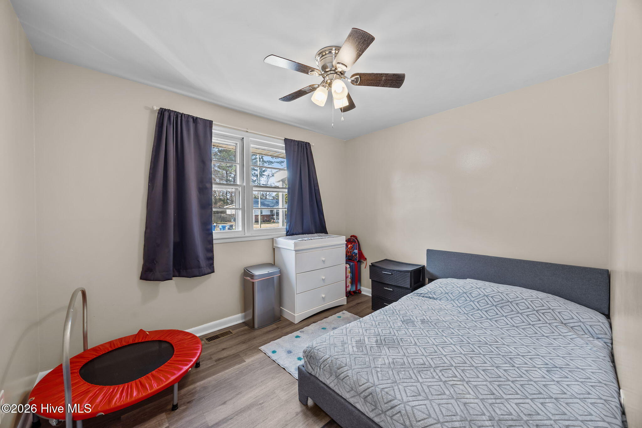 100555911 | Photo 27