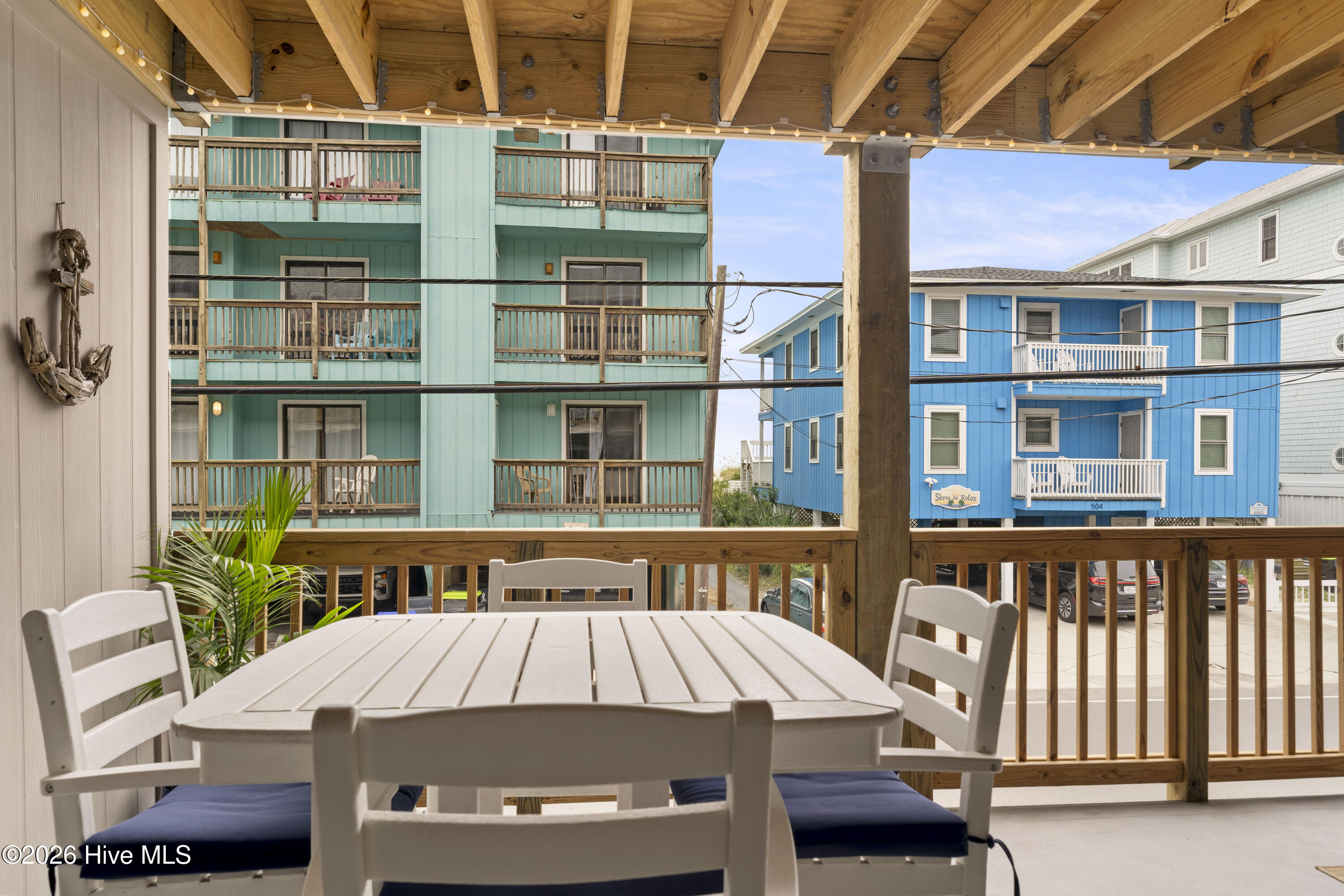 100555200 | Photo 32