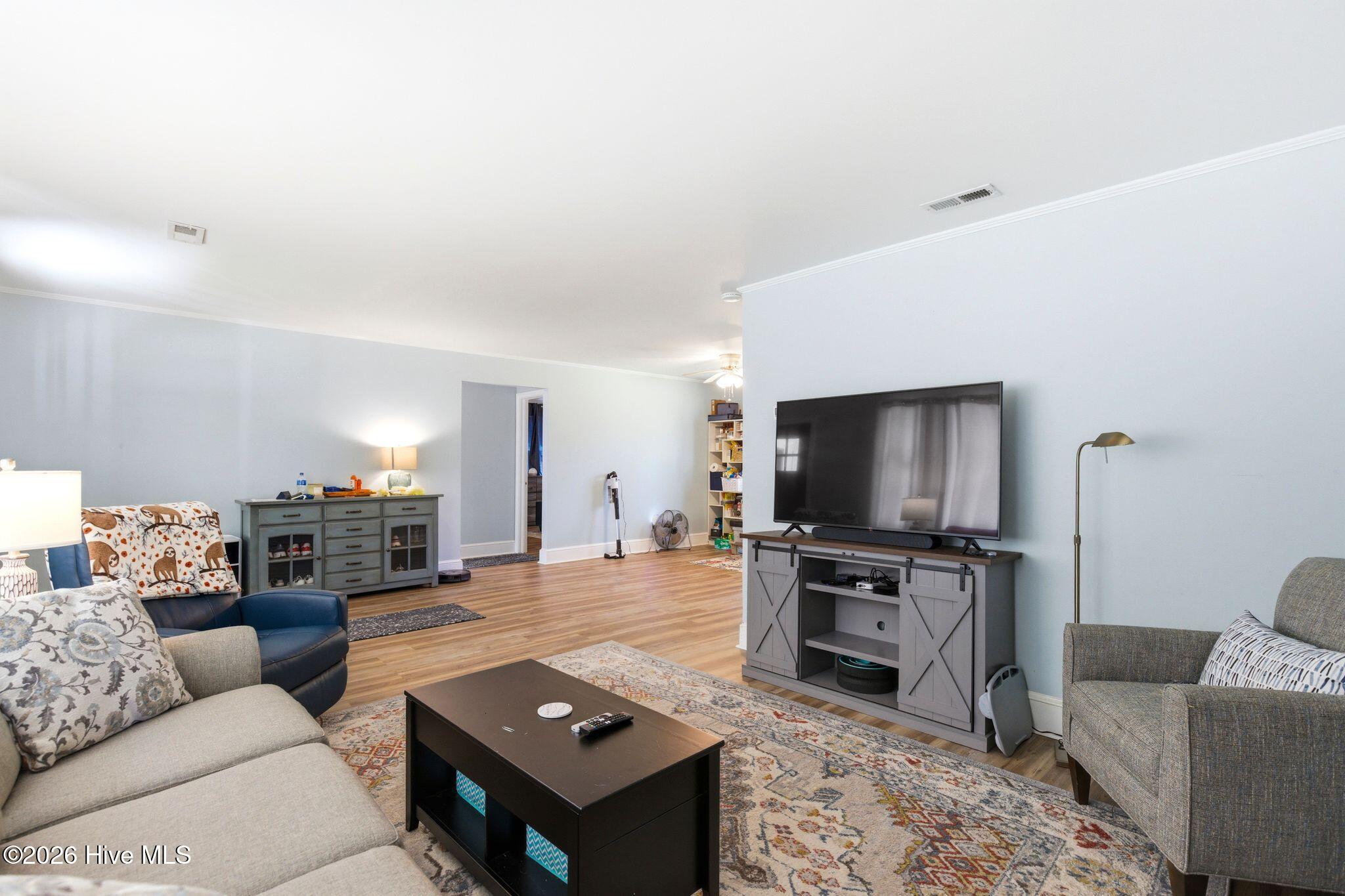 100562415 | Photo 10