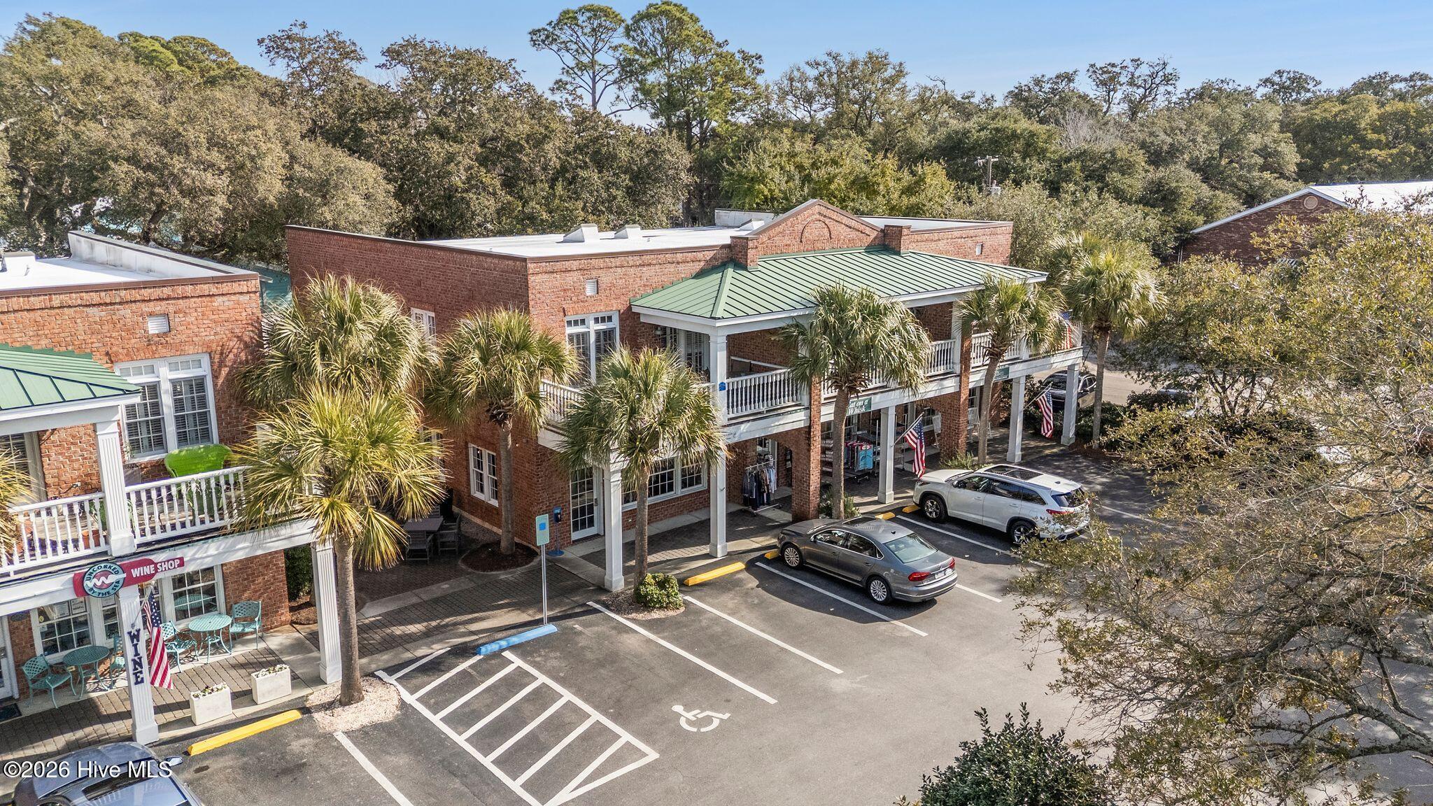 100550657 | Photo 23