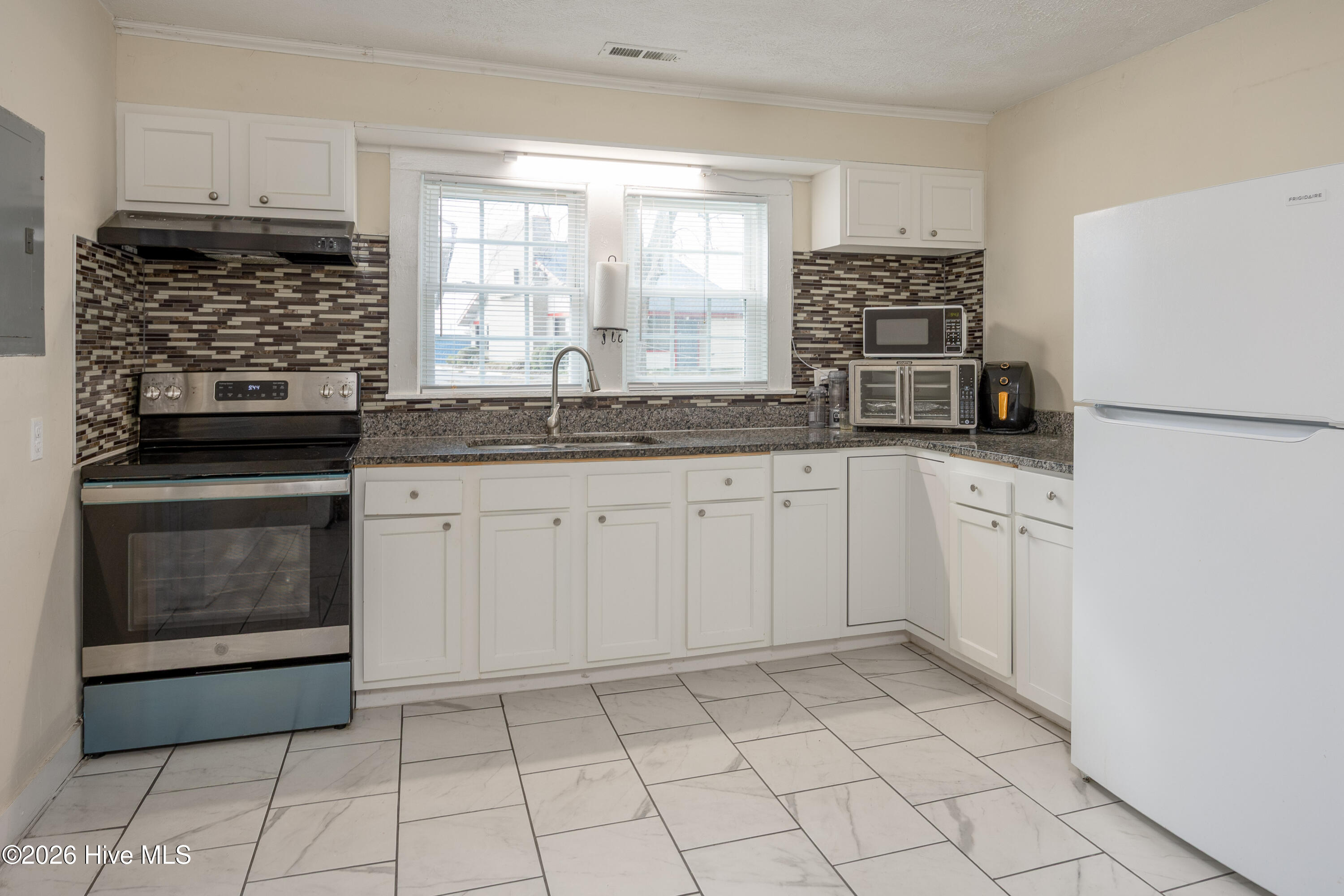 Homes for sale in Clinton, NC | 200 Southeast Blvd, Clinton, NC 28328 | MLS# 100556523