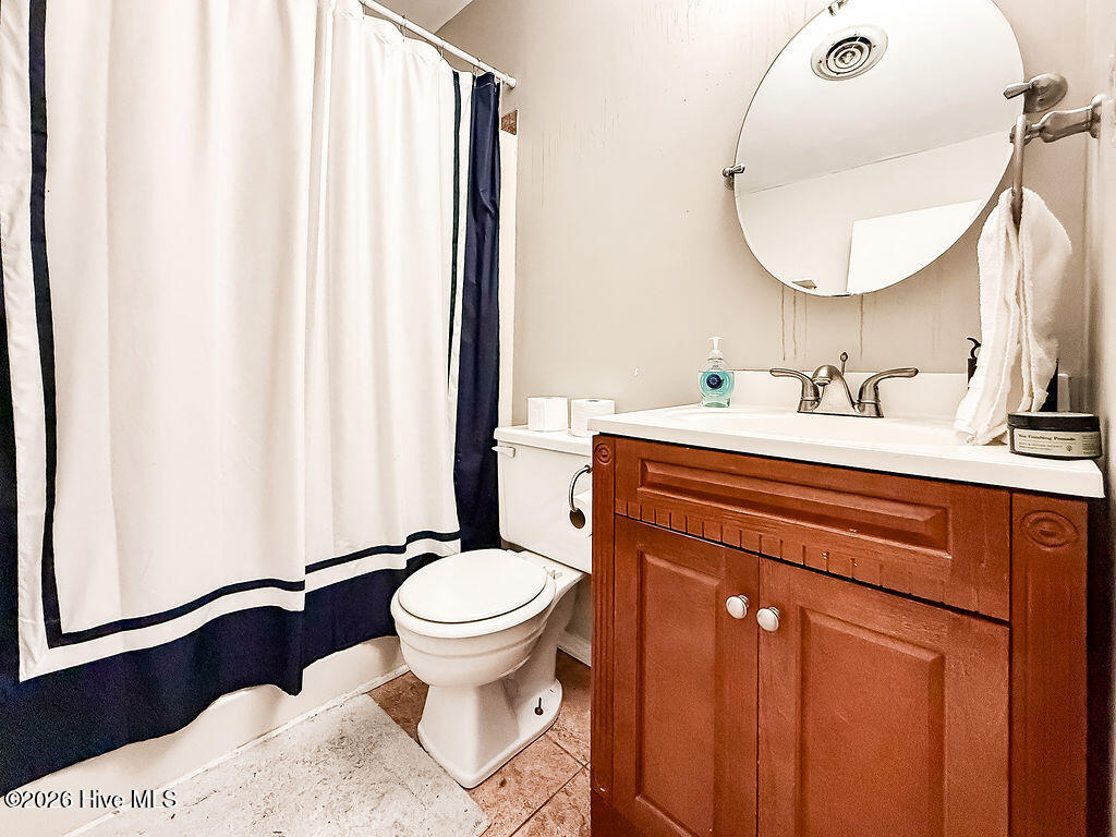 100548598 | Photo 13