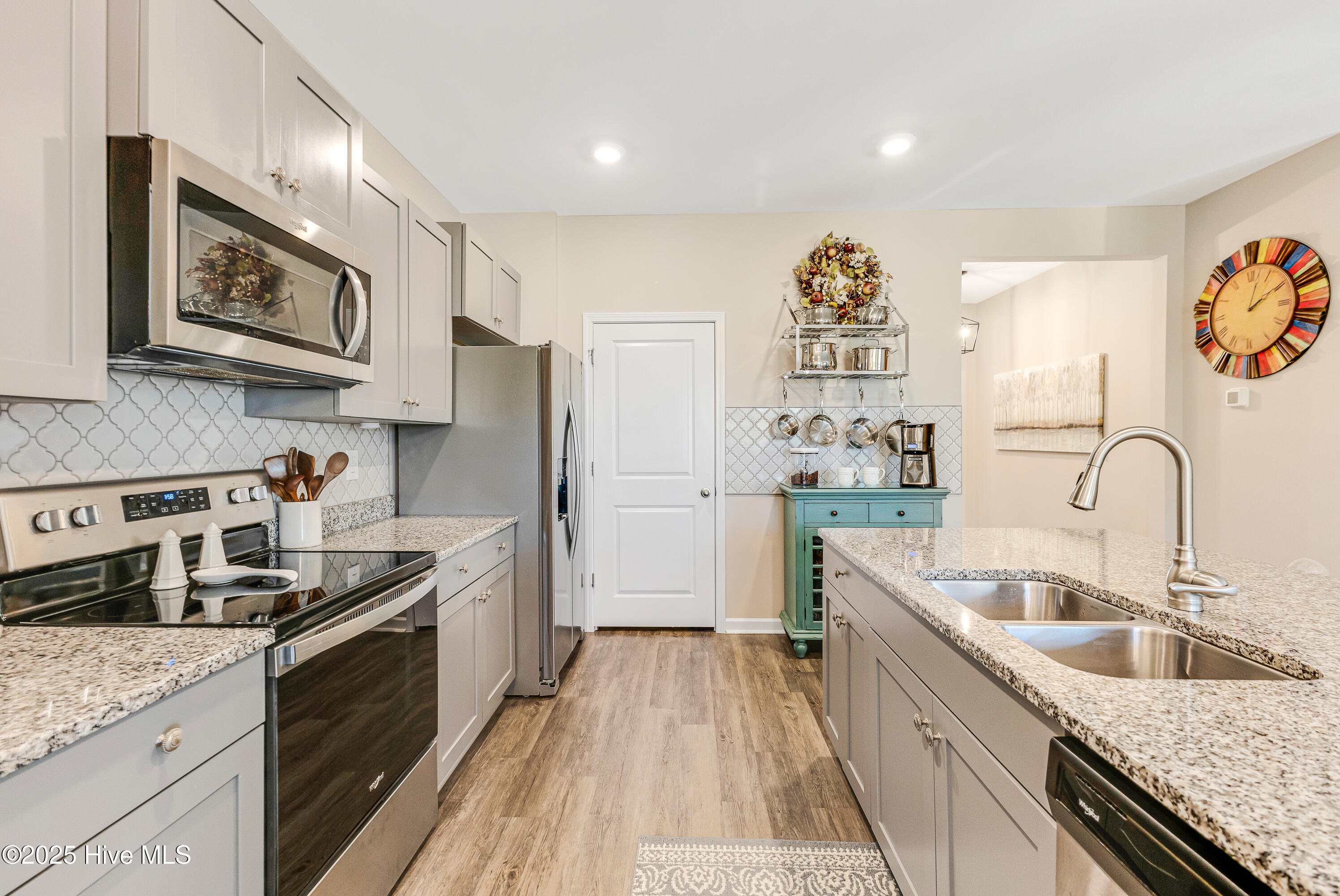 100537836 | Photo 16