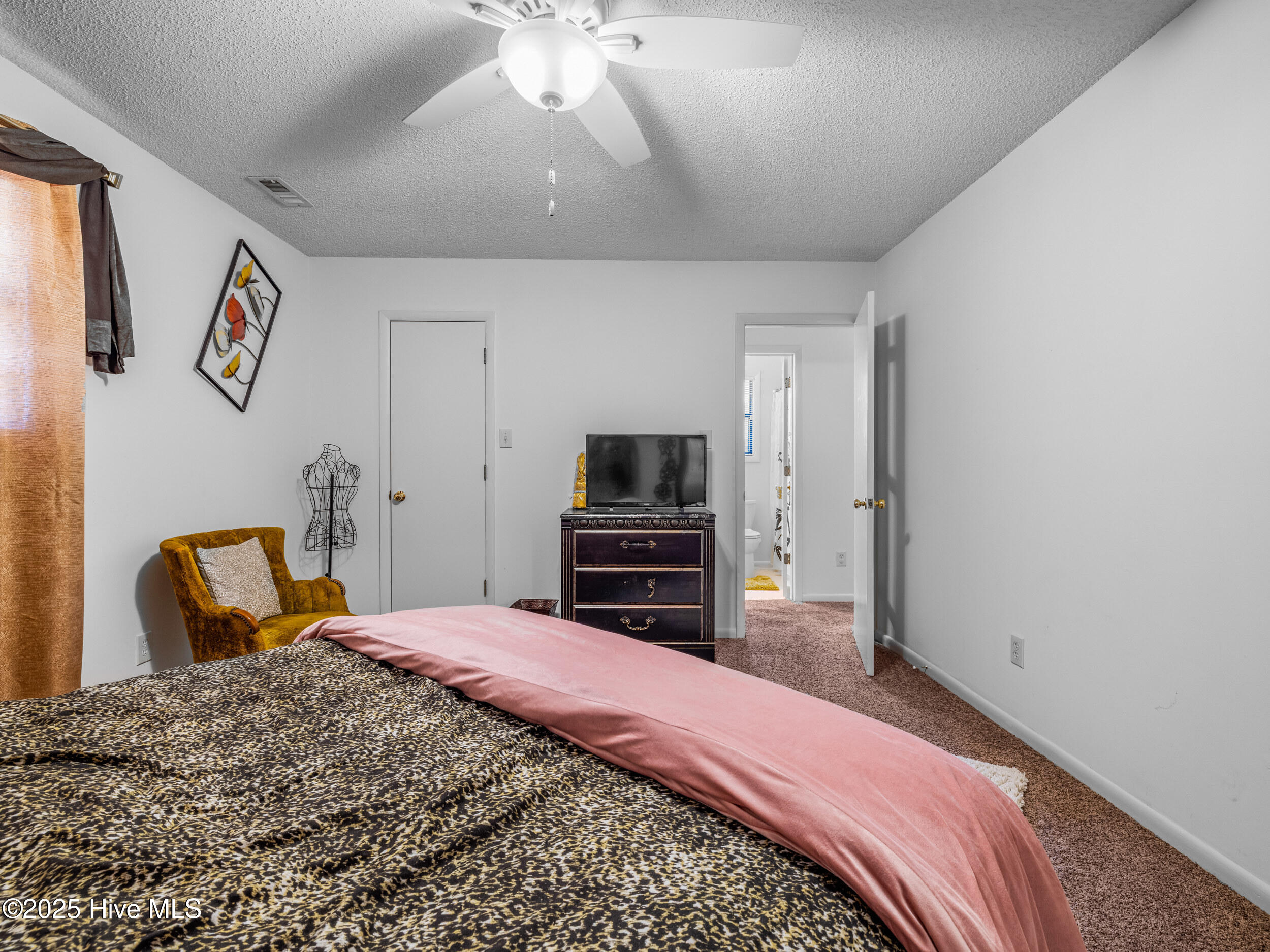 100538354 | Photo 42