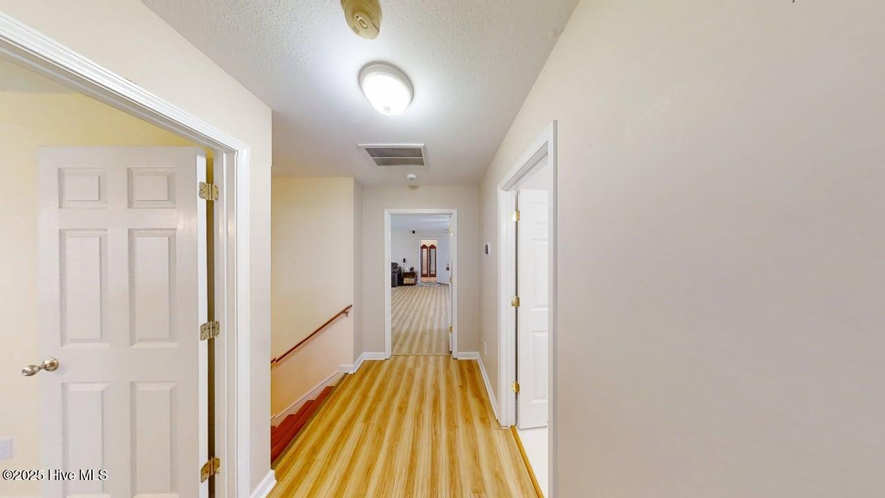 100560010 | Photo 37