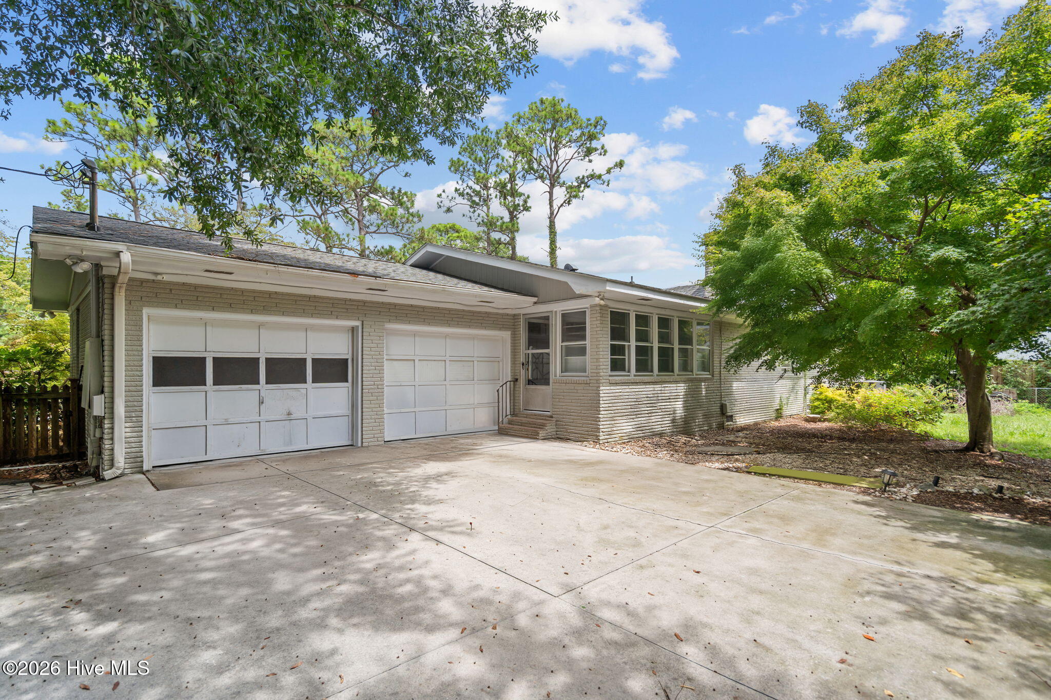 100525803 | Photo 45