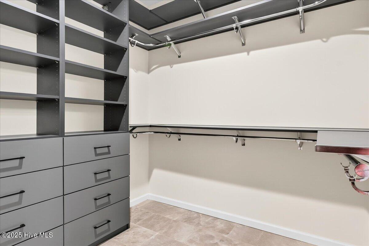 100523832 | Photo 54