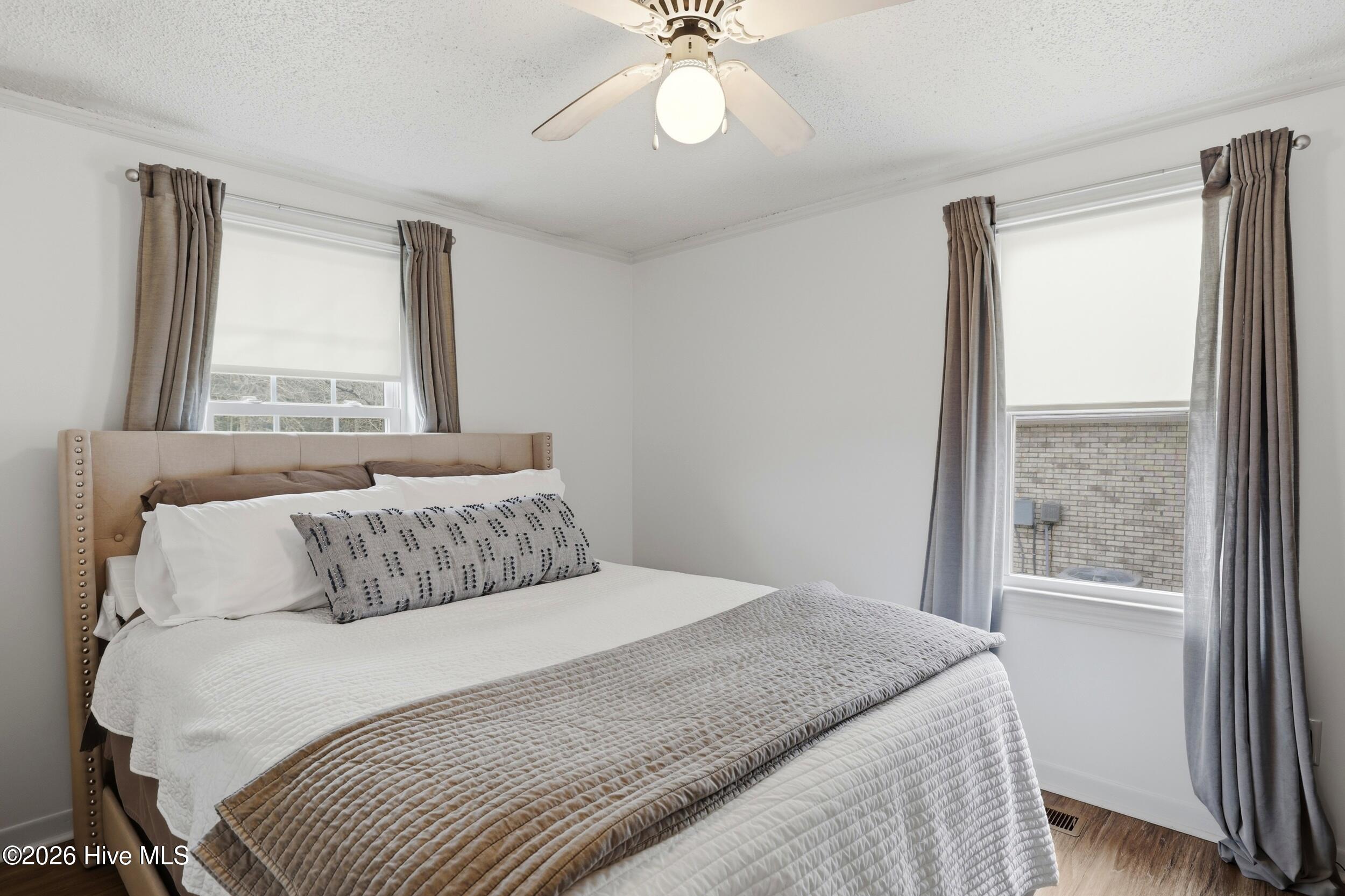 100561311 | Photo 62