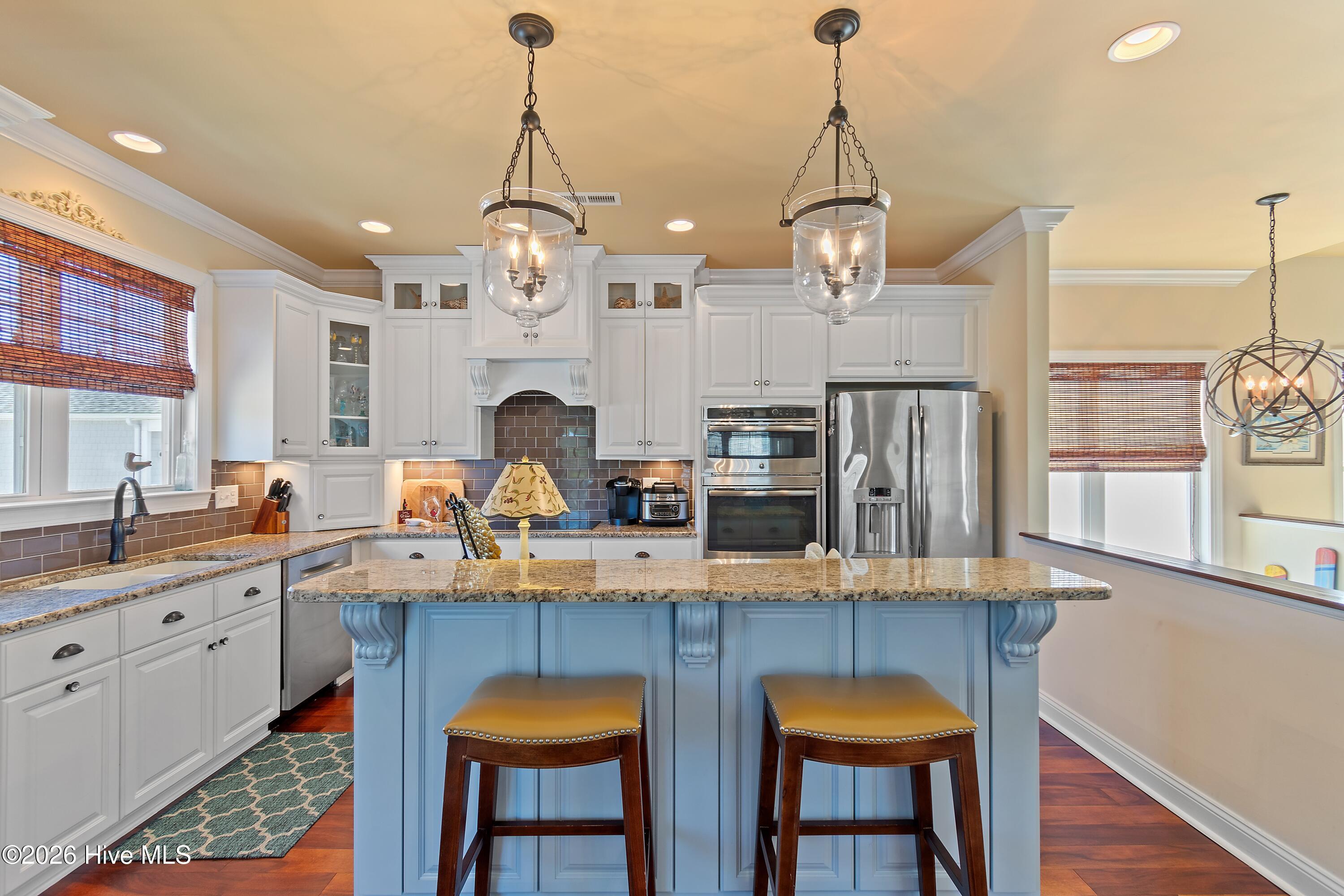 100558702 | Photo 28