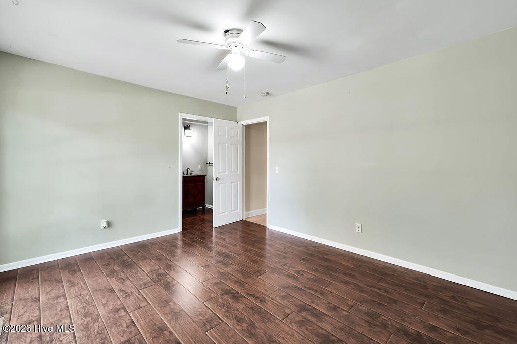 100562236 | Photo 26