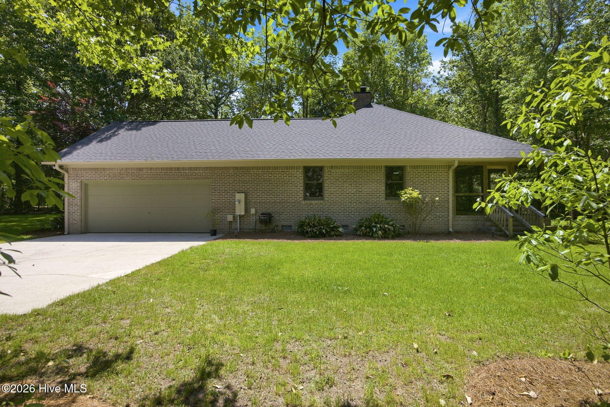 100569469 | Photo 50