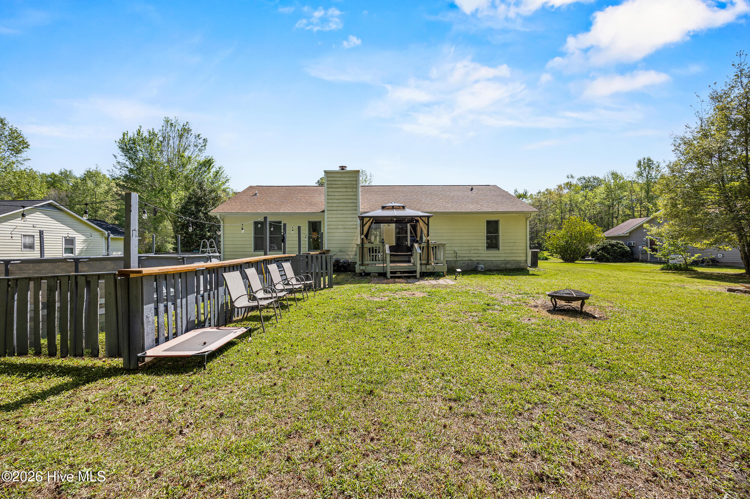 100566789 | Photo 35