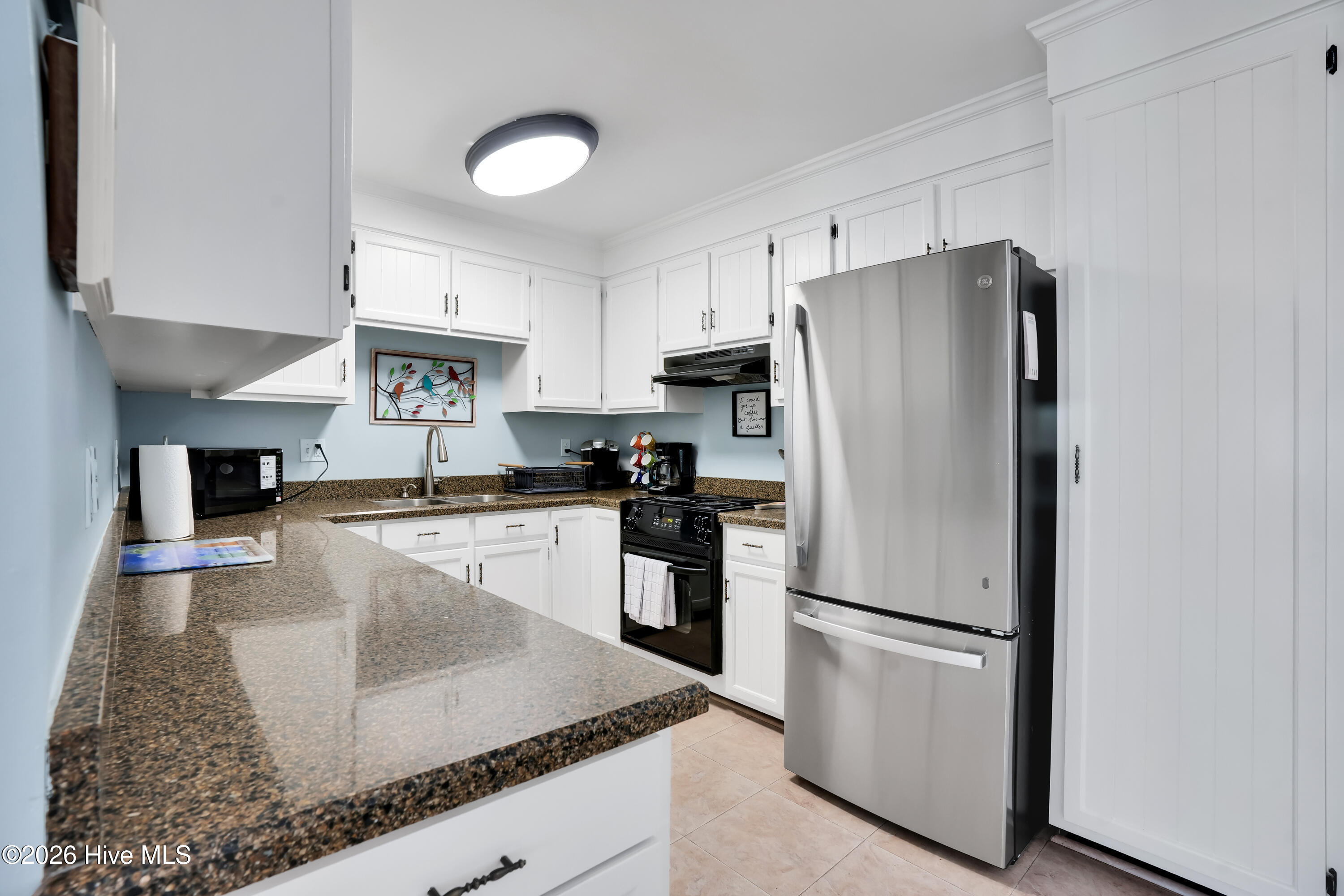 100570328 | Photo 14