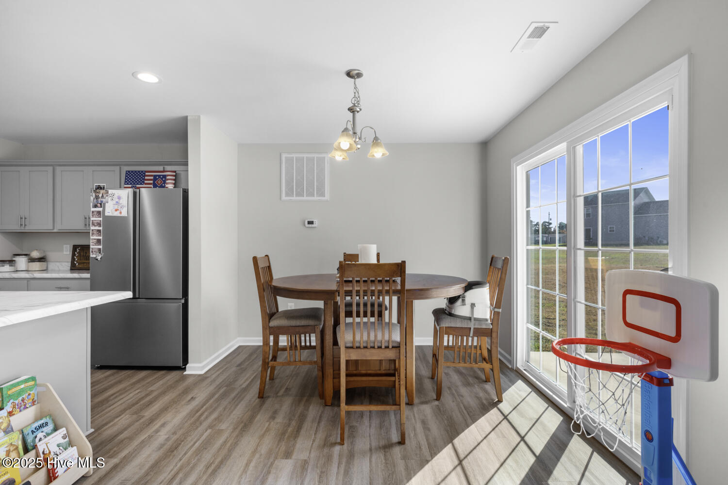 100542191 | Photo 11