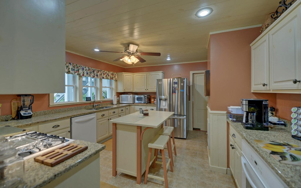 Exterior photo of 1082 Valley River Avenue, Murphy, NC 28906. MLS: 98544580