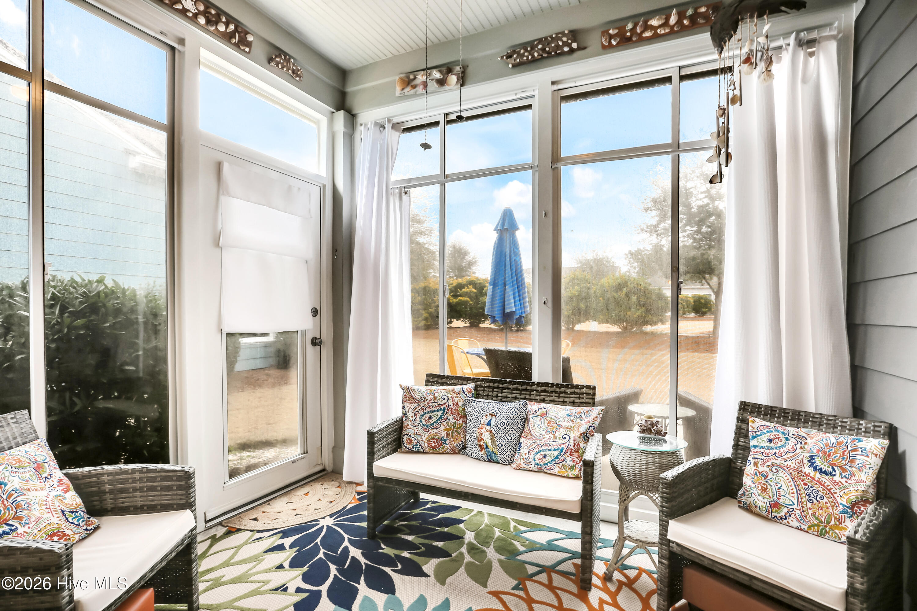 100558115 | Photo 28