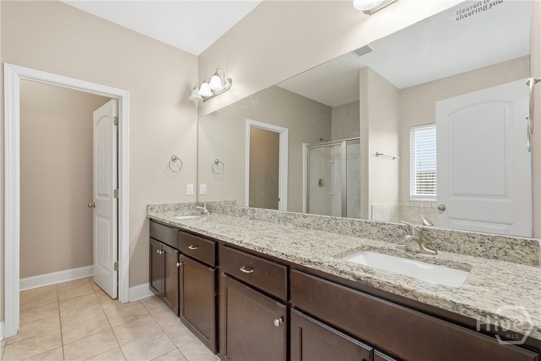 Double vanities in Primary