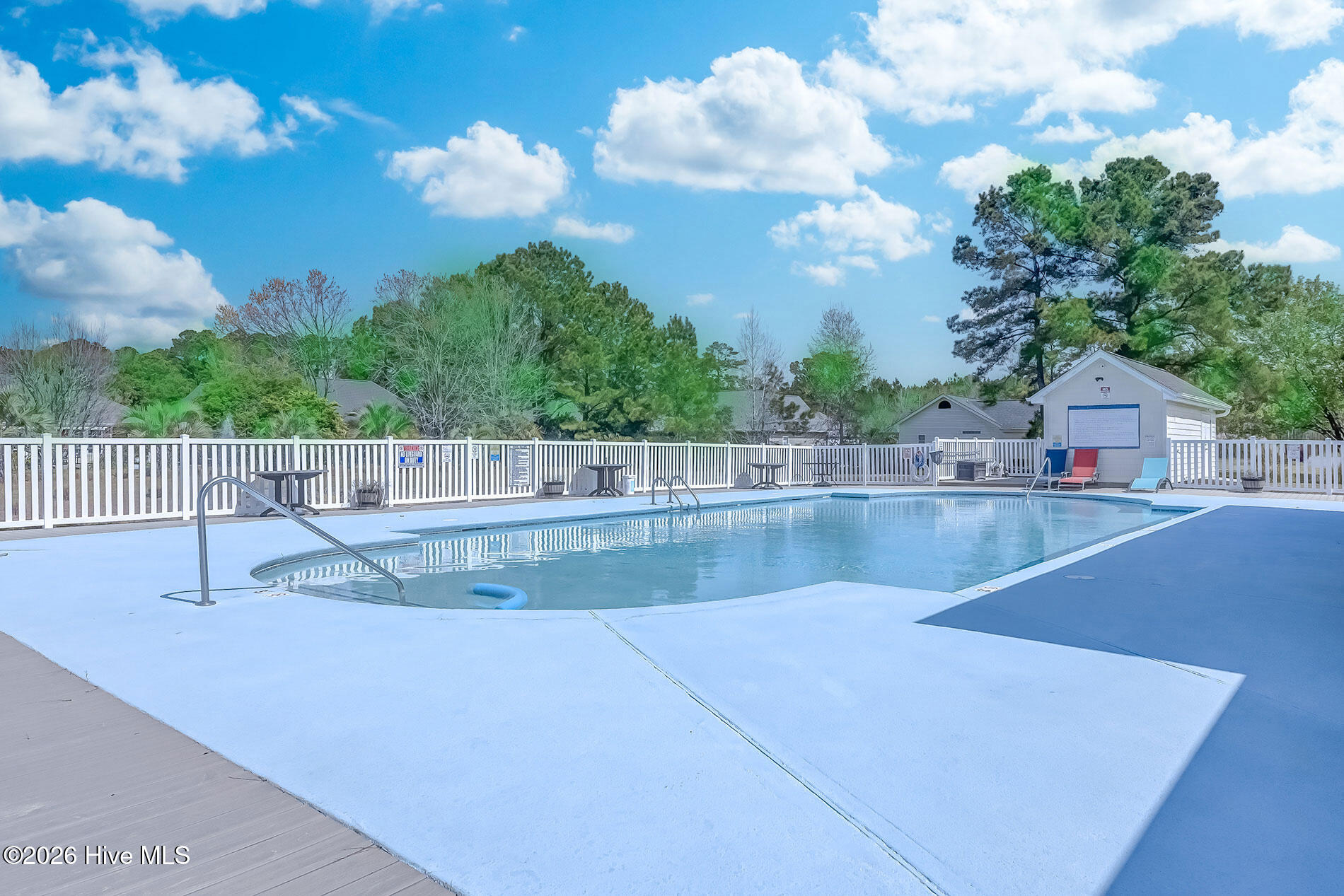 100563613 | Photo 39