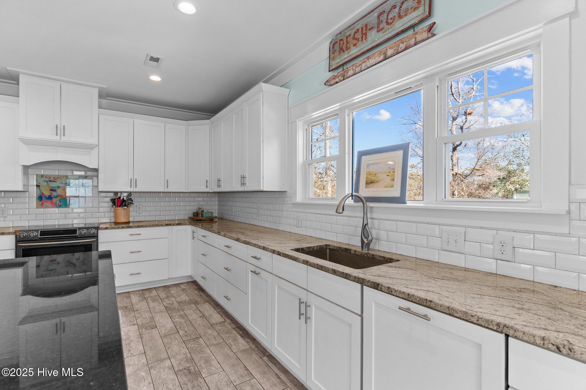 100516737 | Photo 22