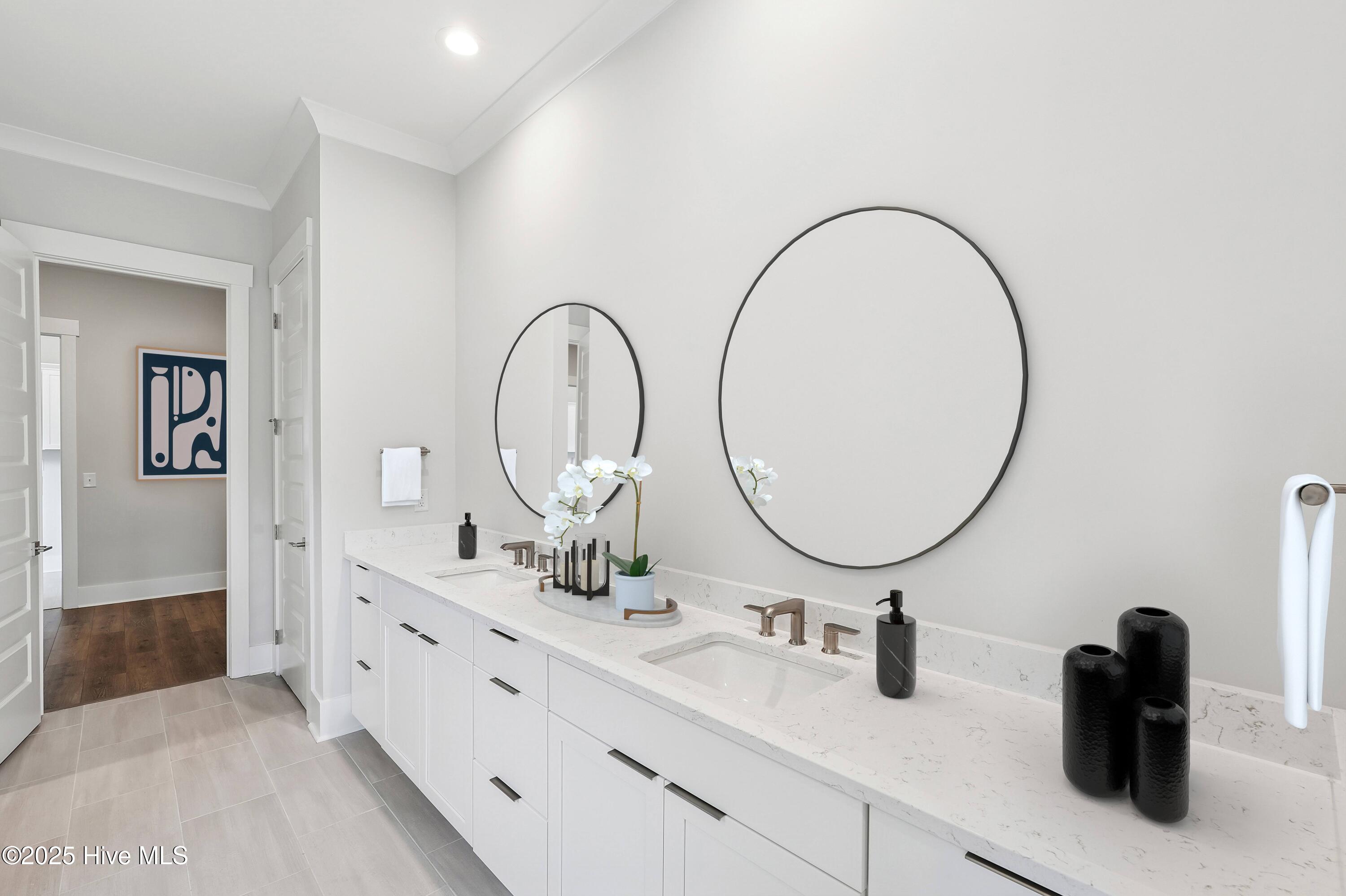 100521312 | Photo 16