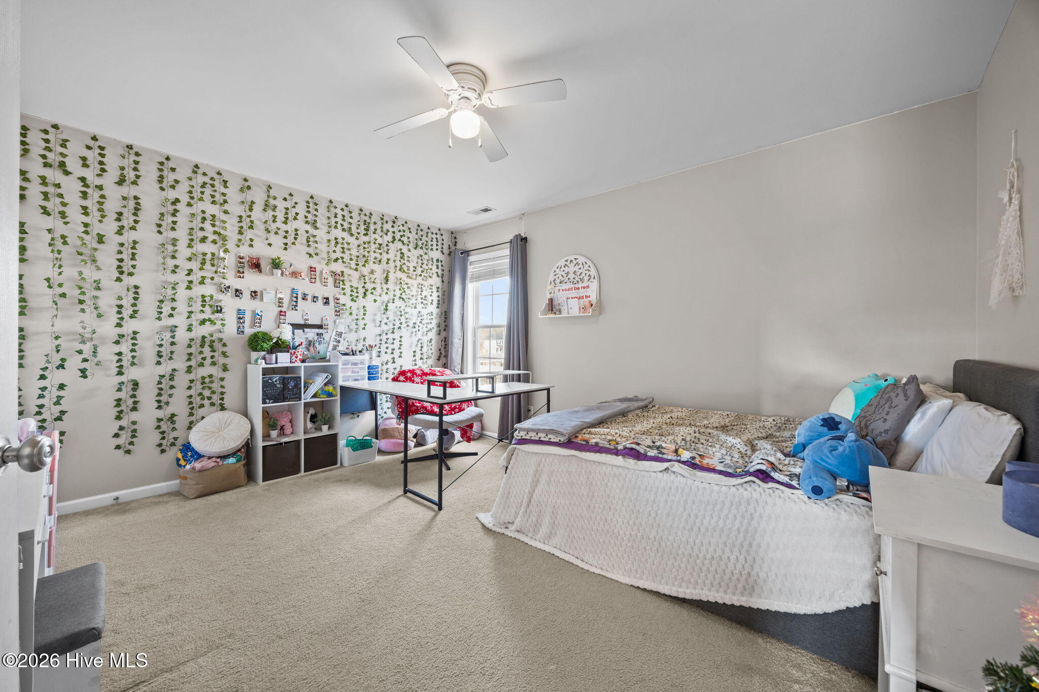 100550928 | Photo 26