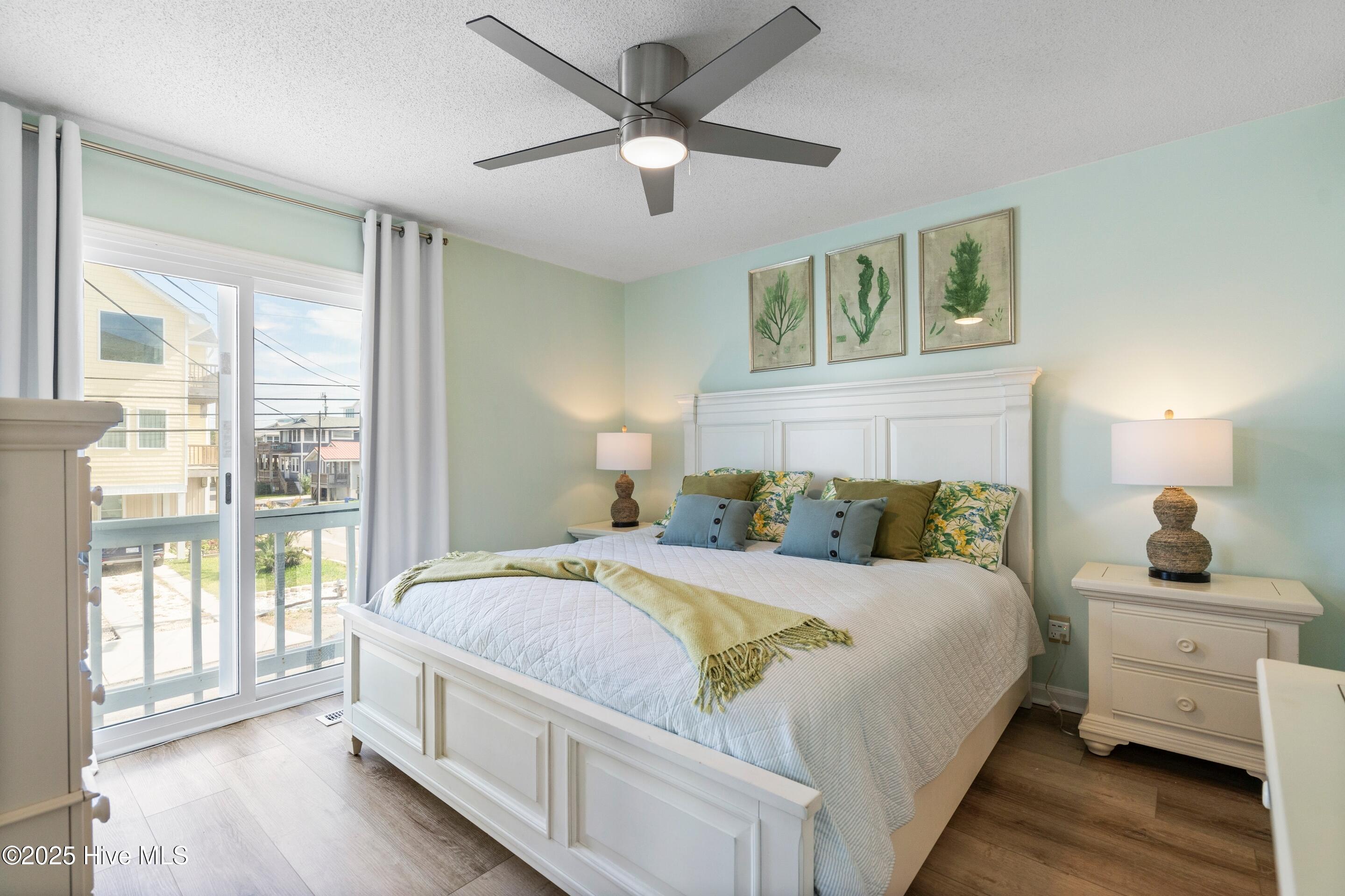 100536388 | Photo 18