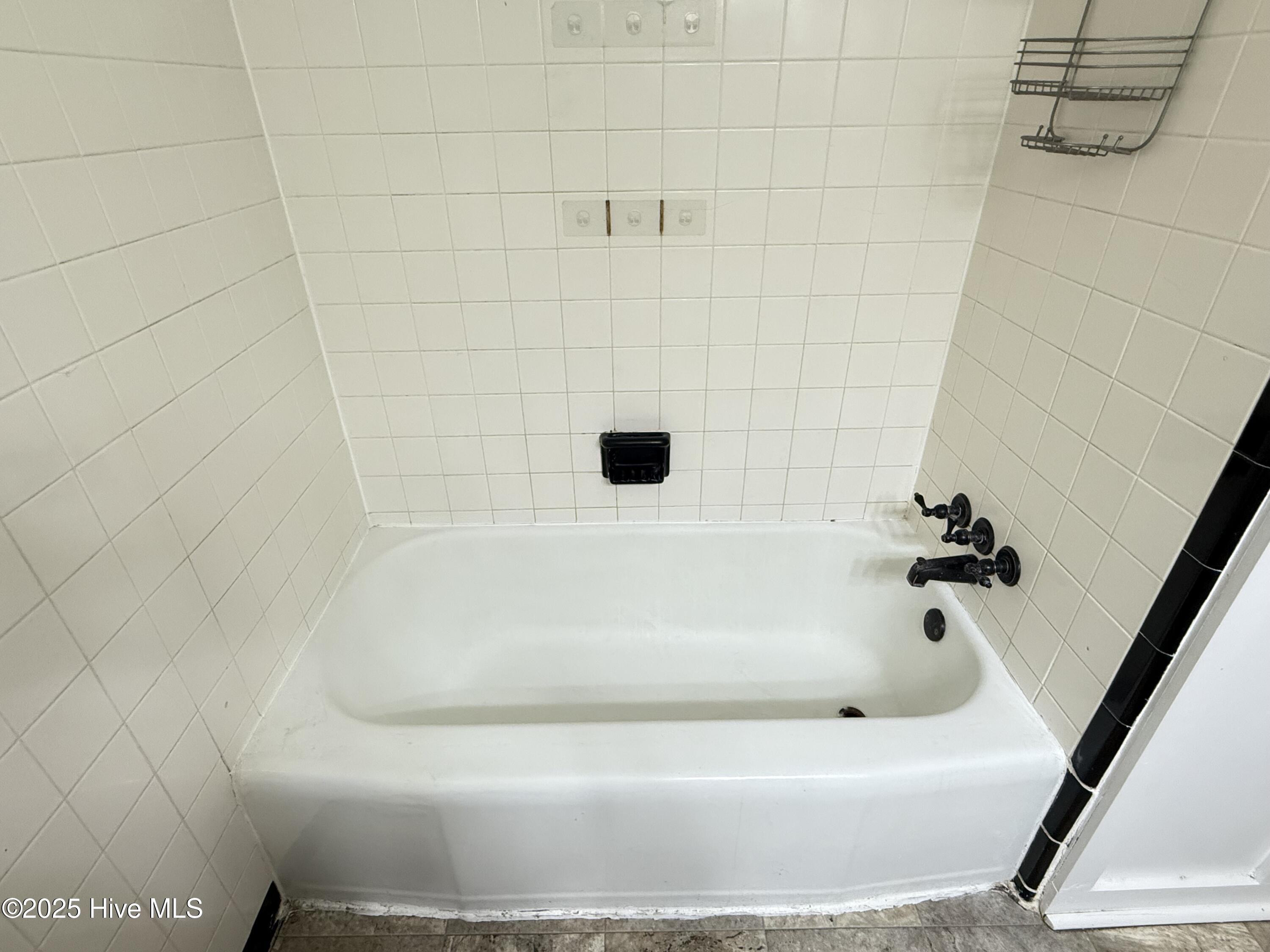 100537874 | Photo 25