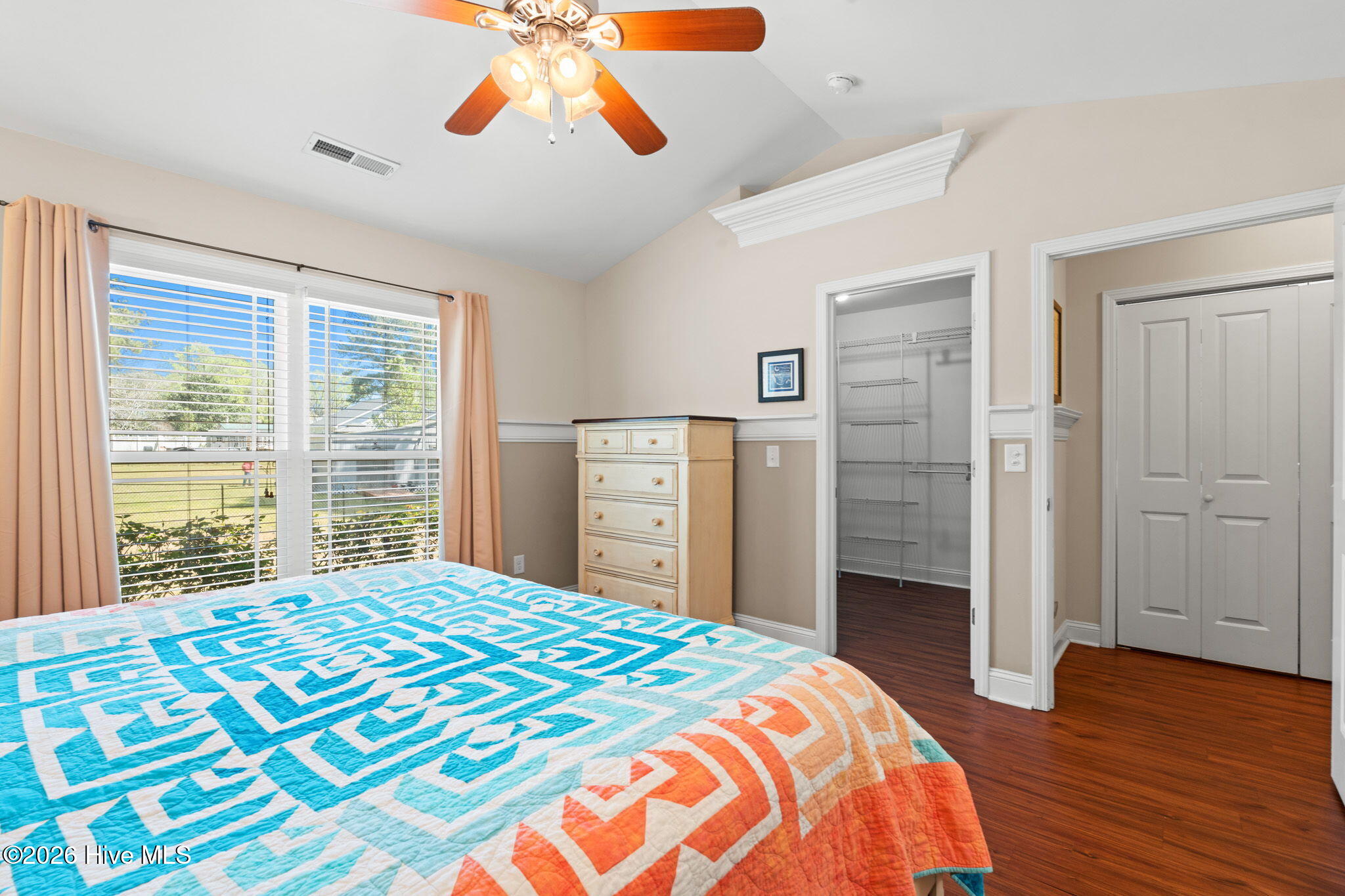 100564641 | Photo 16