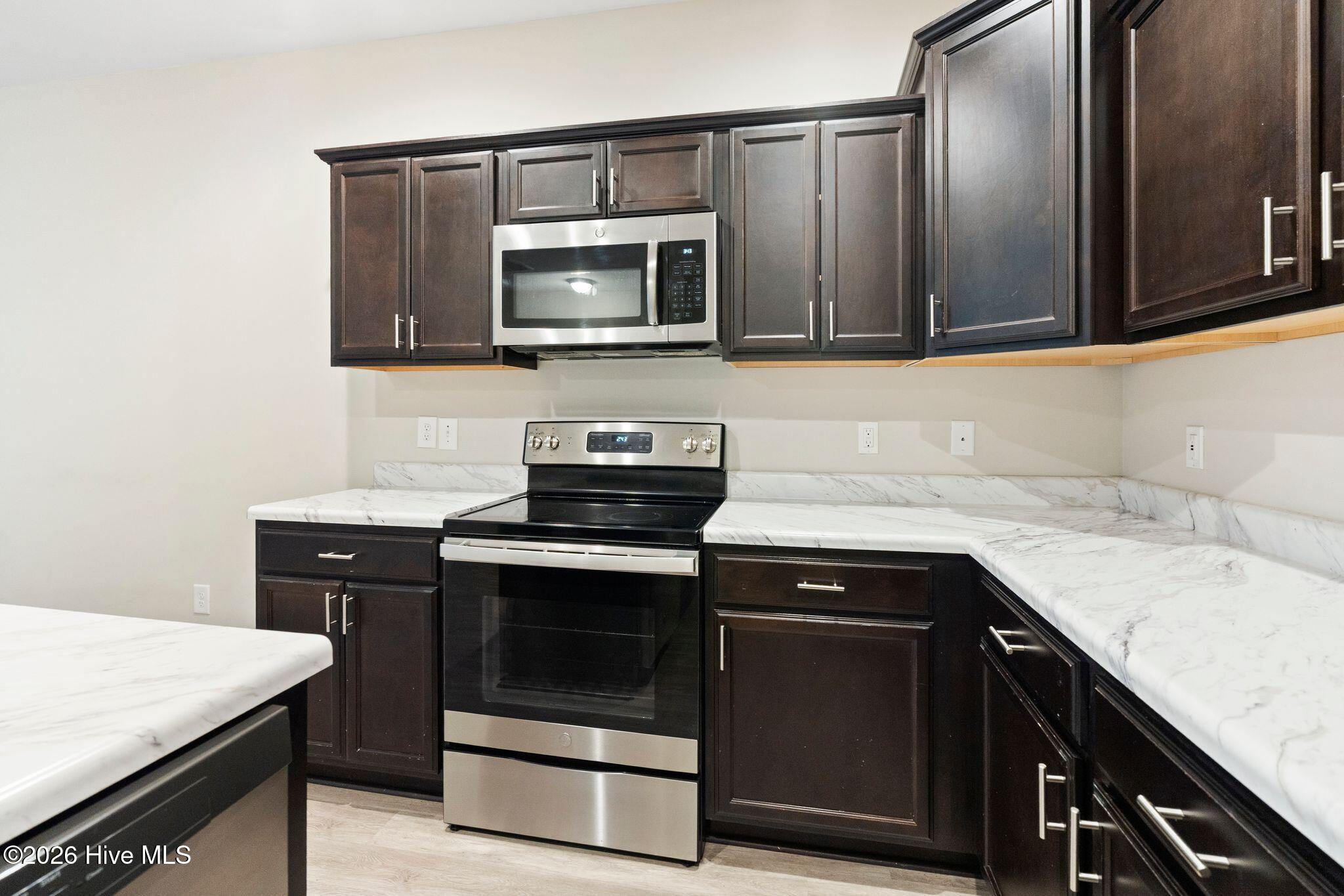 100557432 | Photo 11