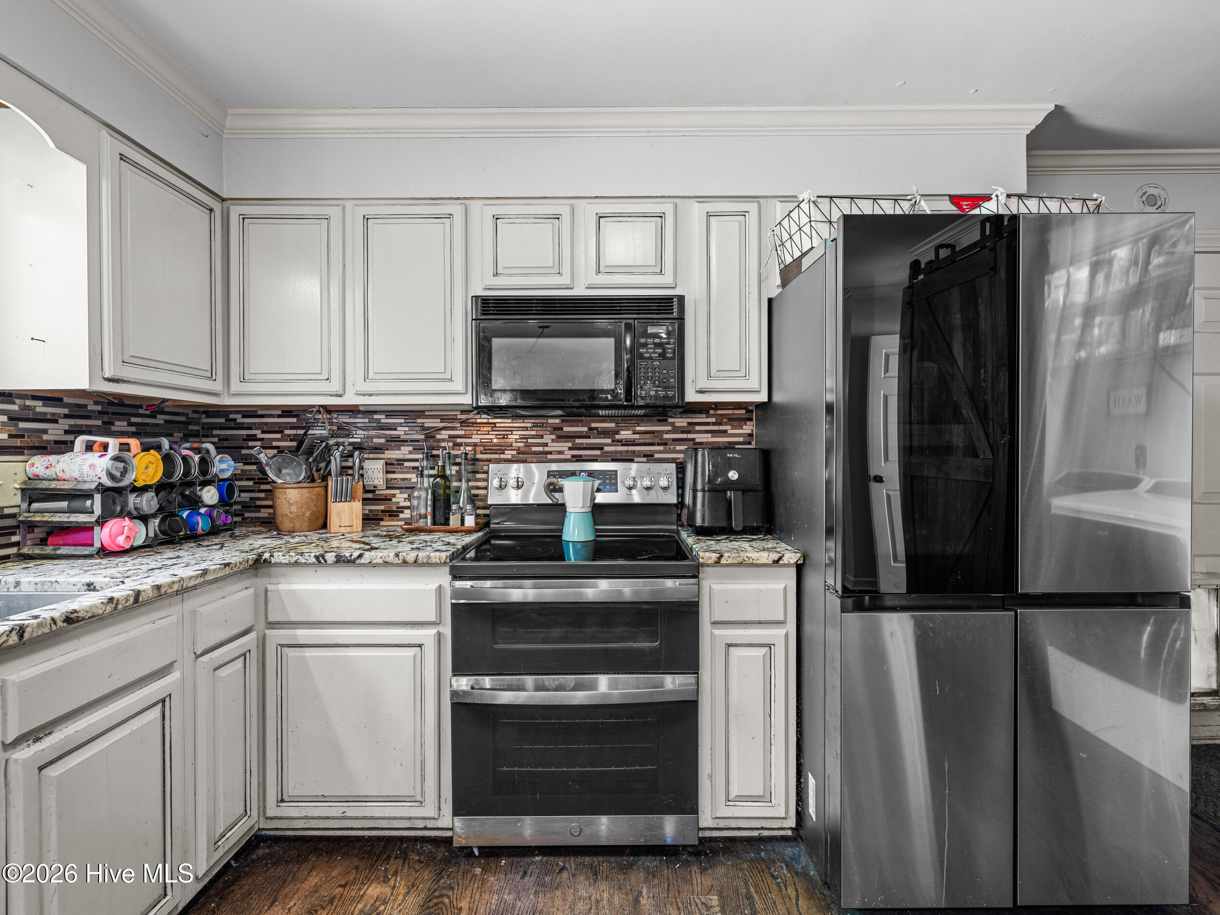 100570486 | Photo 25