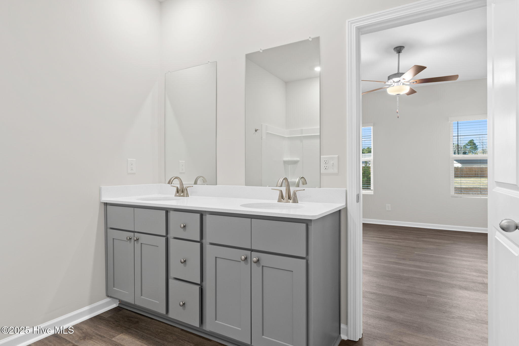 100551771 | Photo 16