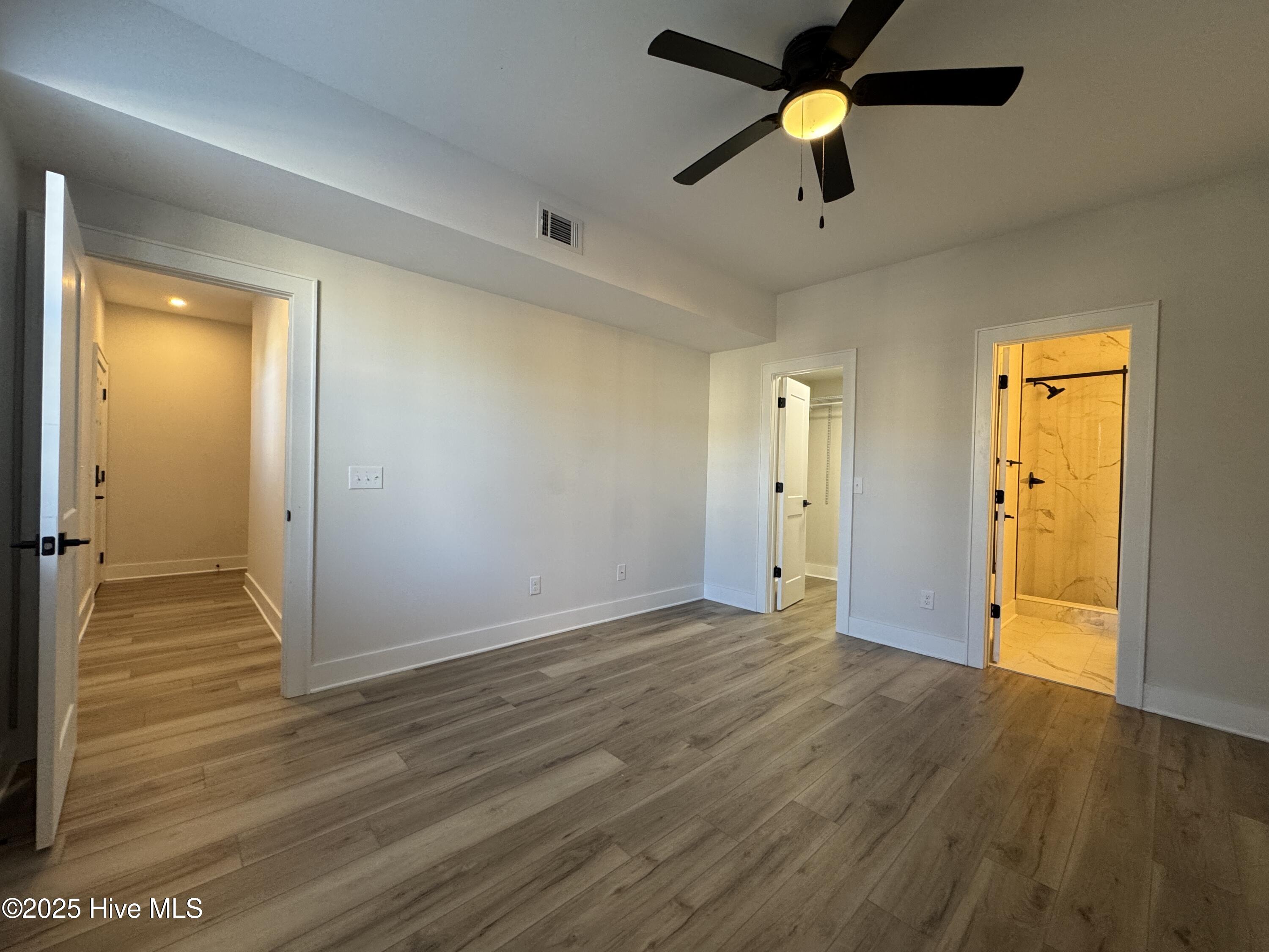 100543534 | Photo 11