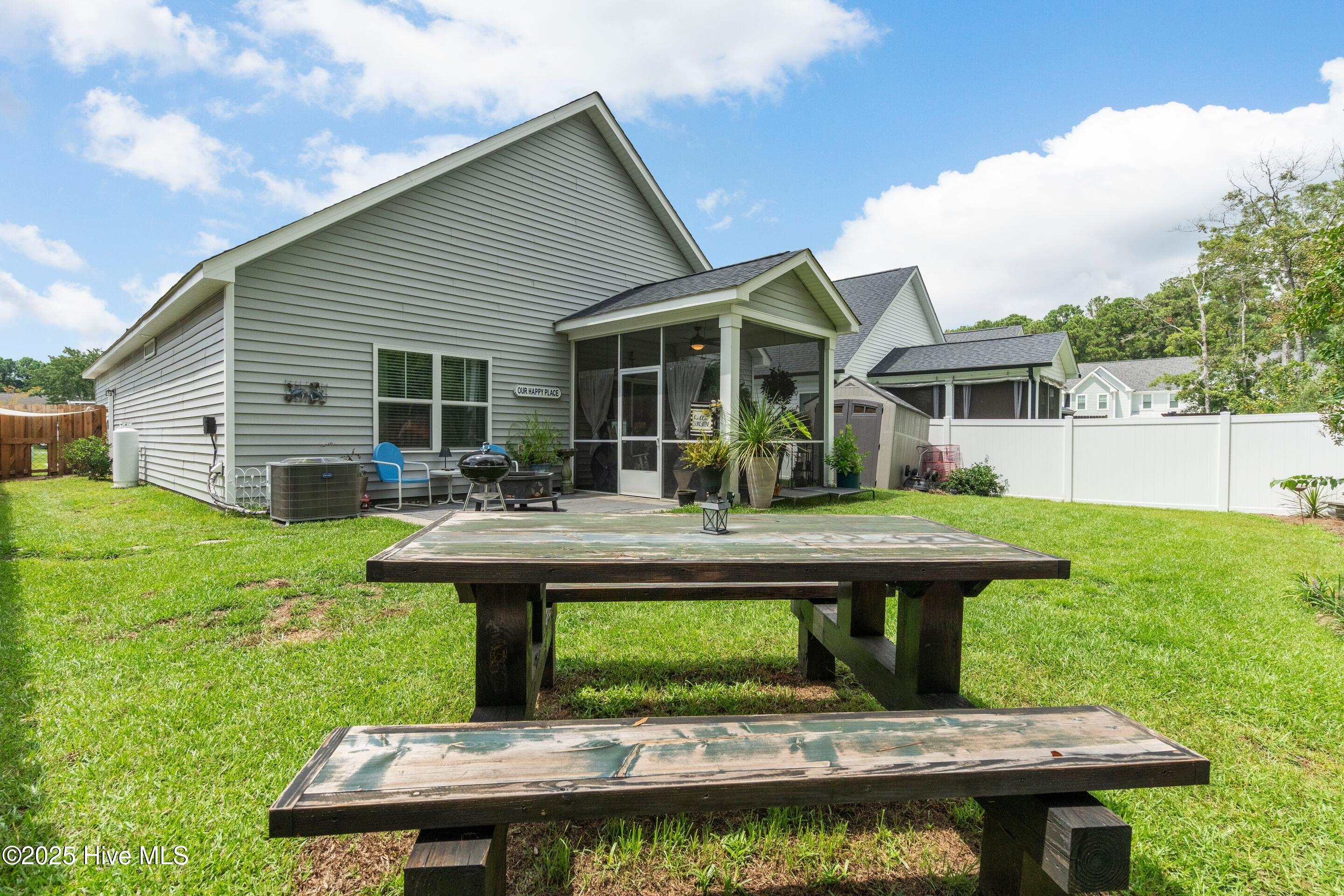 100525956 | Photo 16