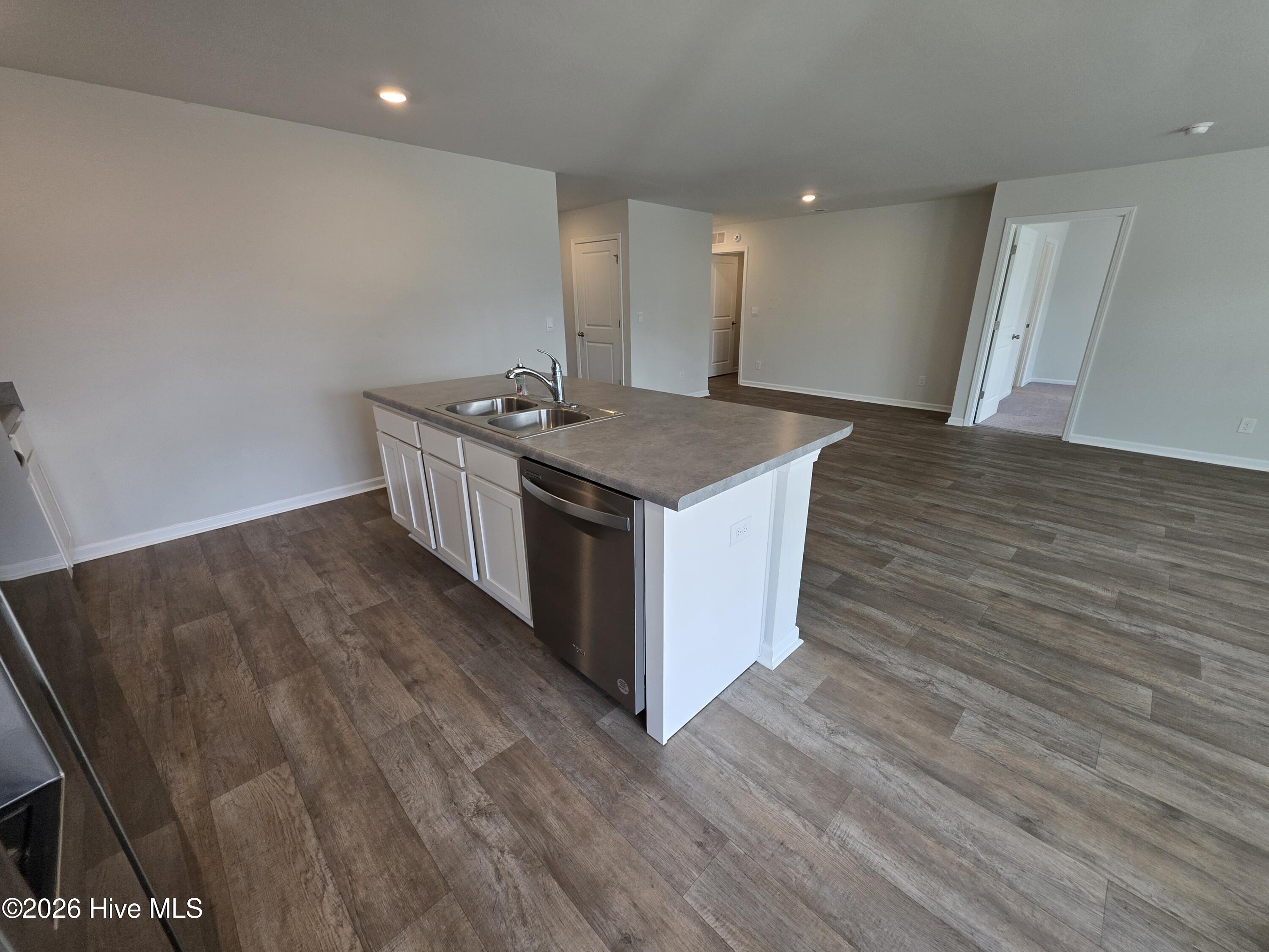 100552065 | Photo 15