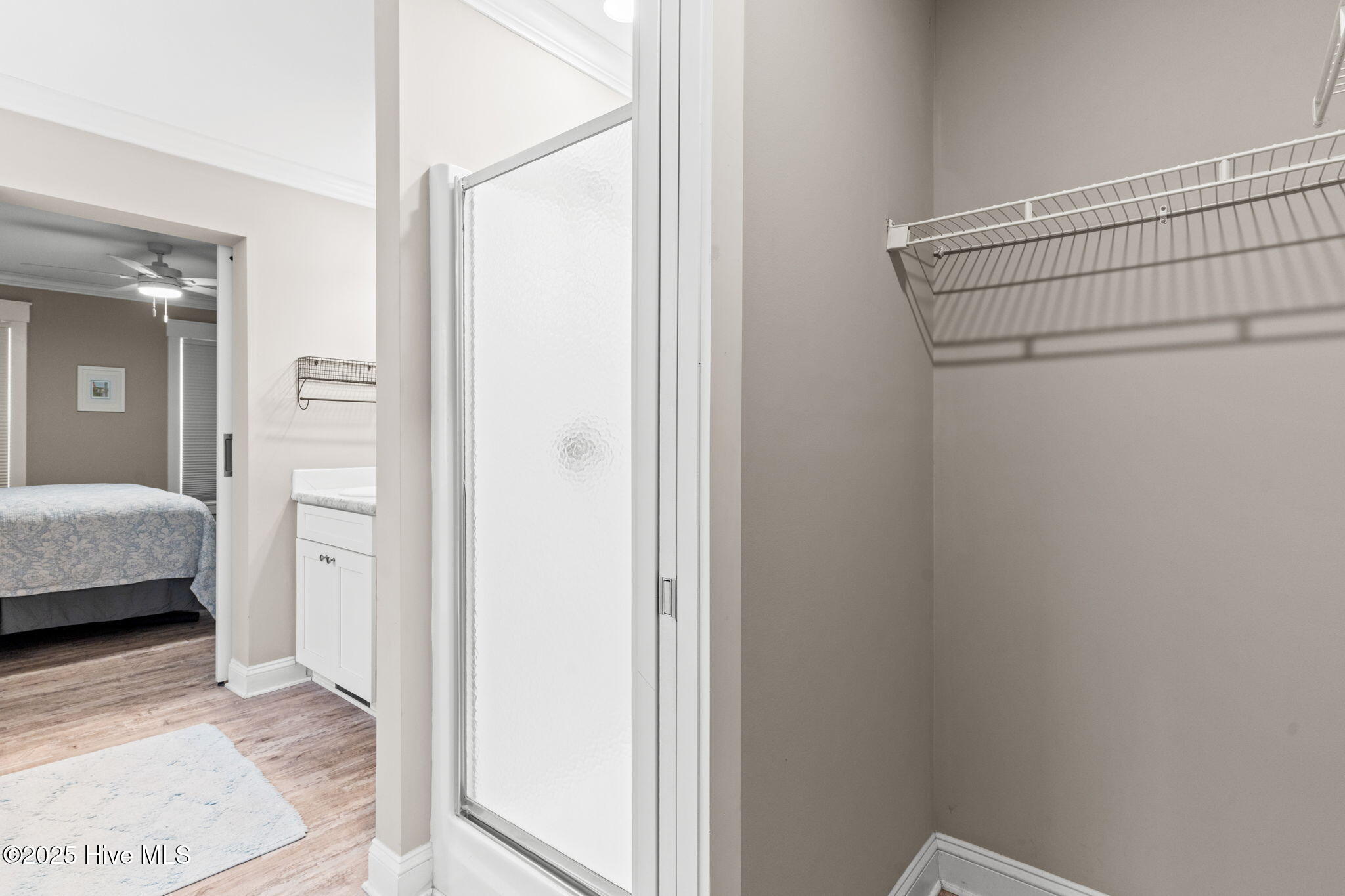 100546923 | Photo 24