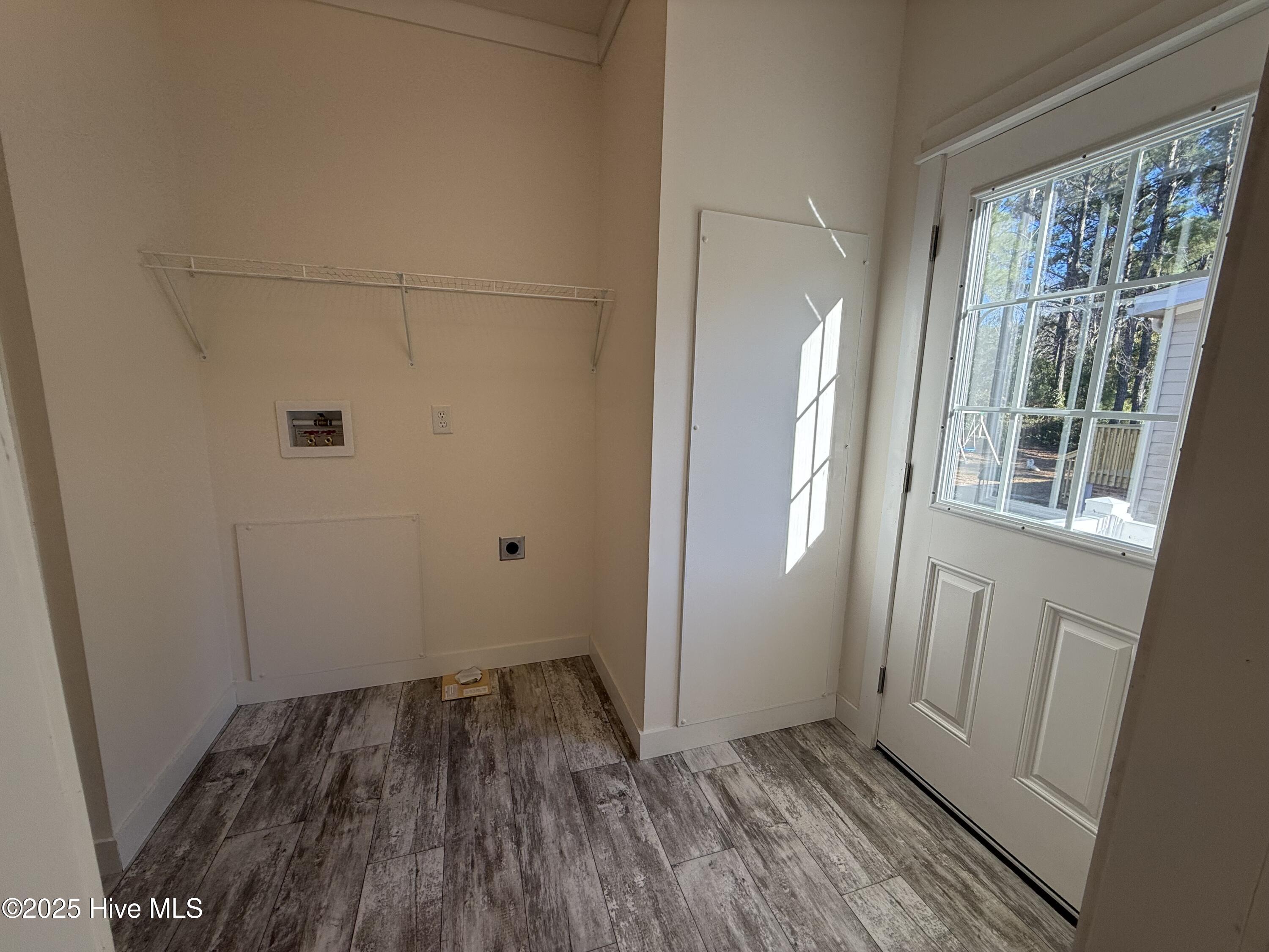 100558282 | Photo 11