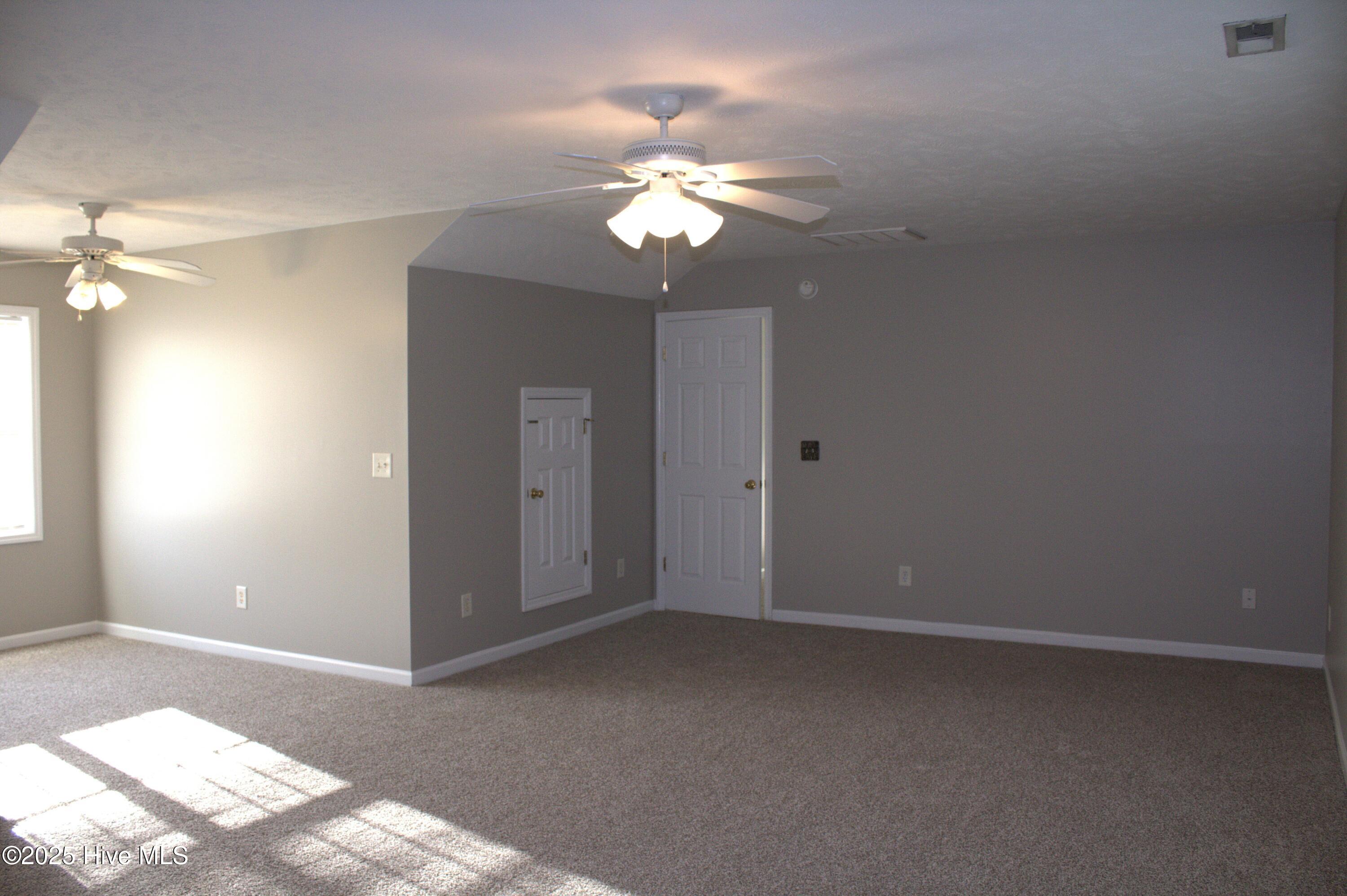 100520140 | Photo 34