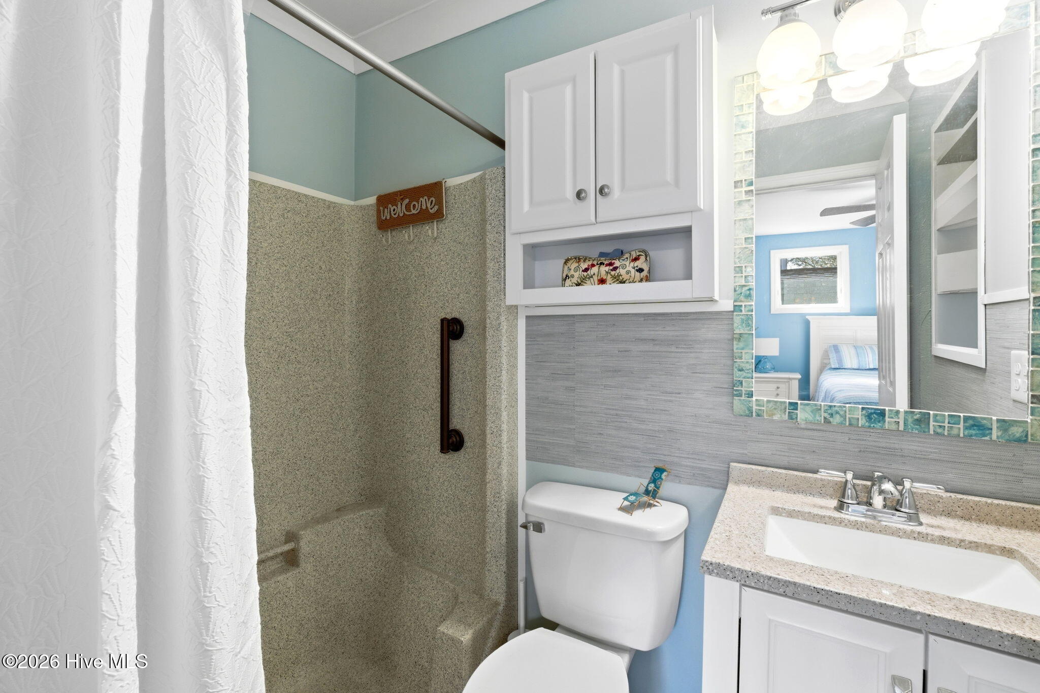 100560185 | Photo 22