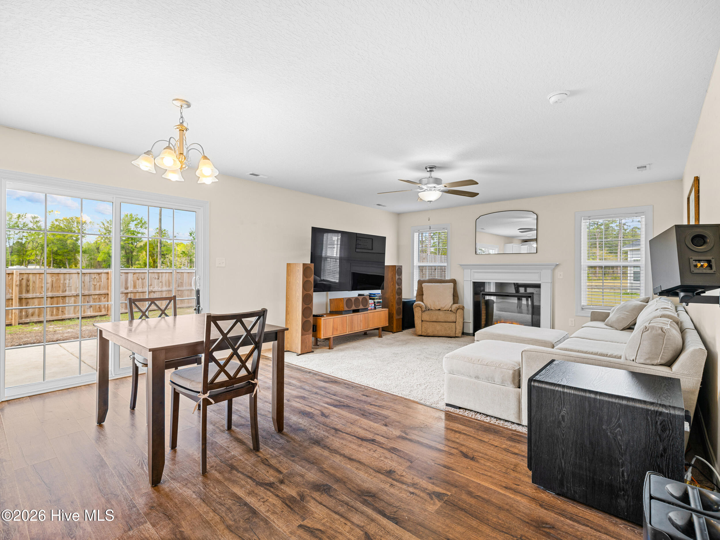 100567423 | Photo 12