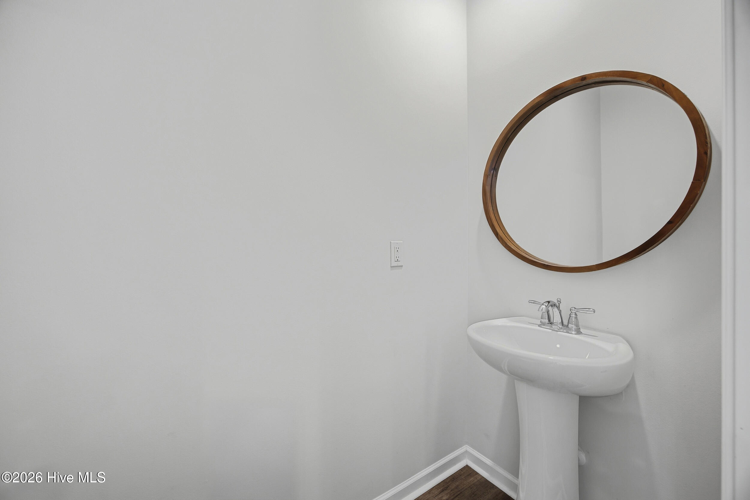 100566602 | Photo 14