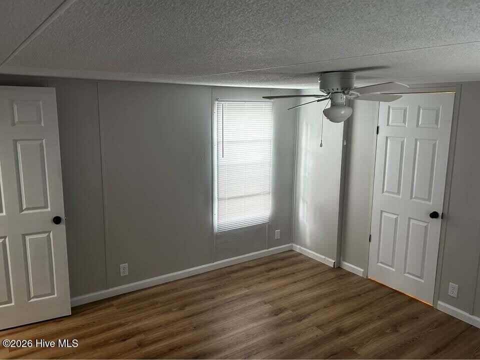 100569562 | Photo 11