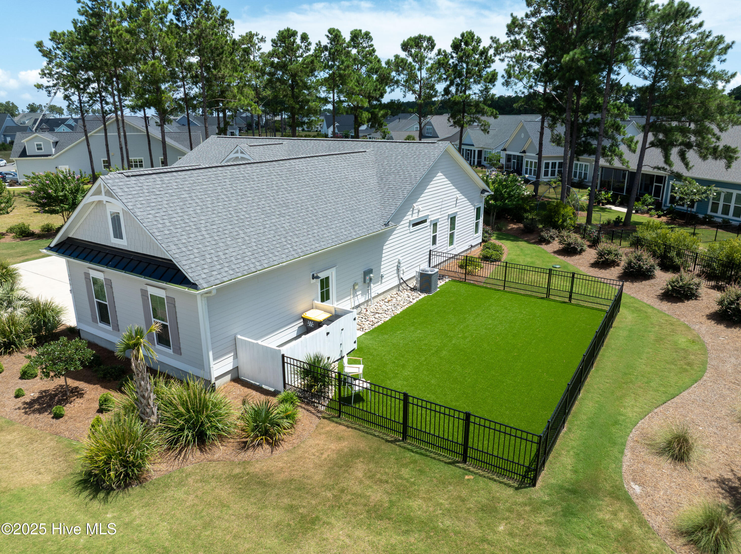 100542822 | Photo 34