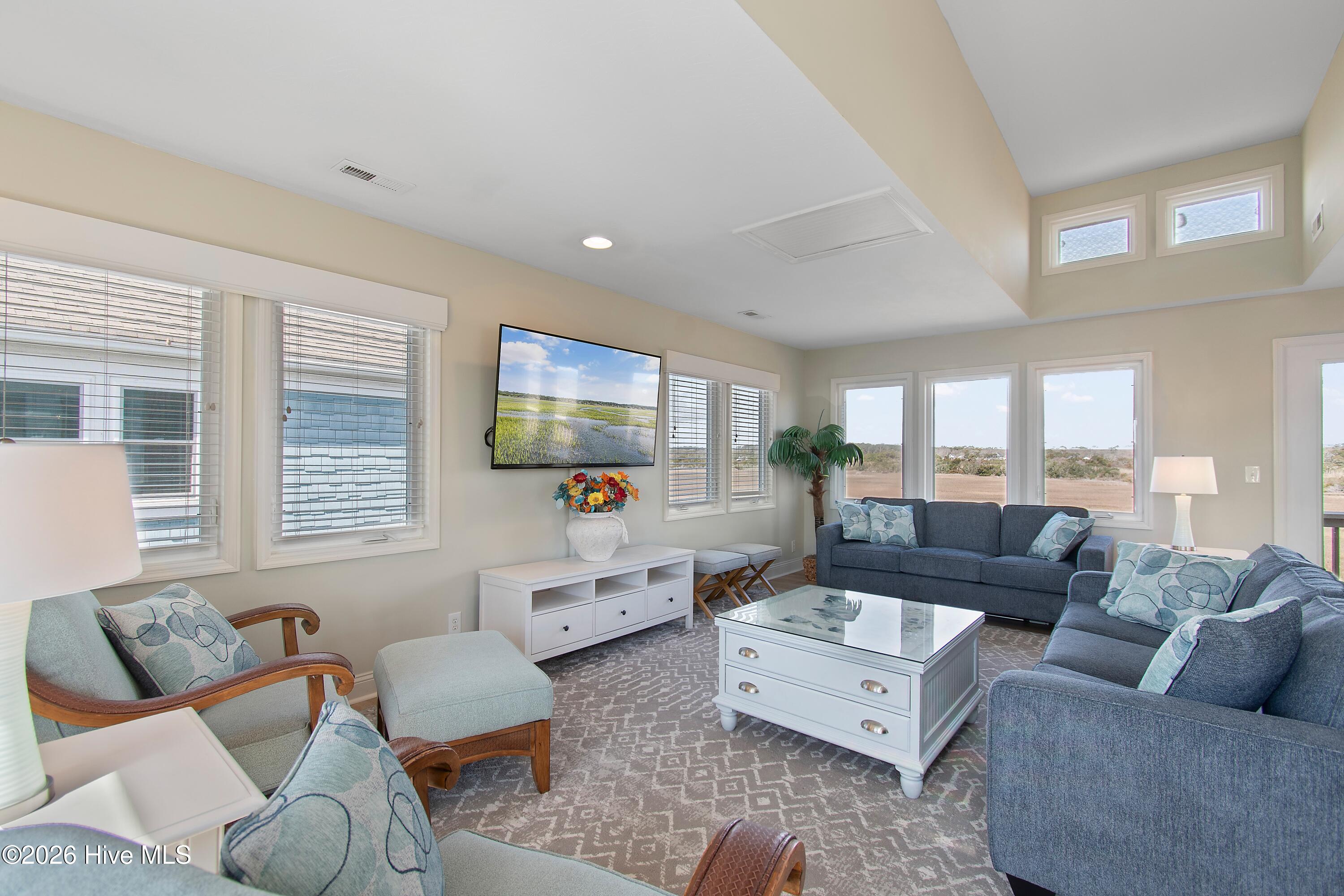 100558900 | Photo 17